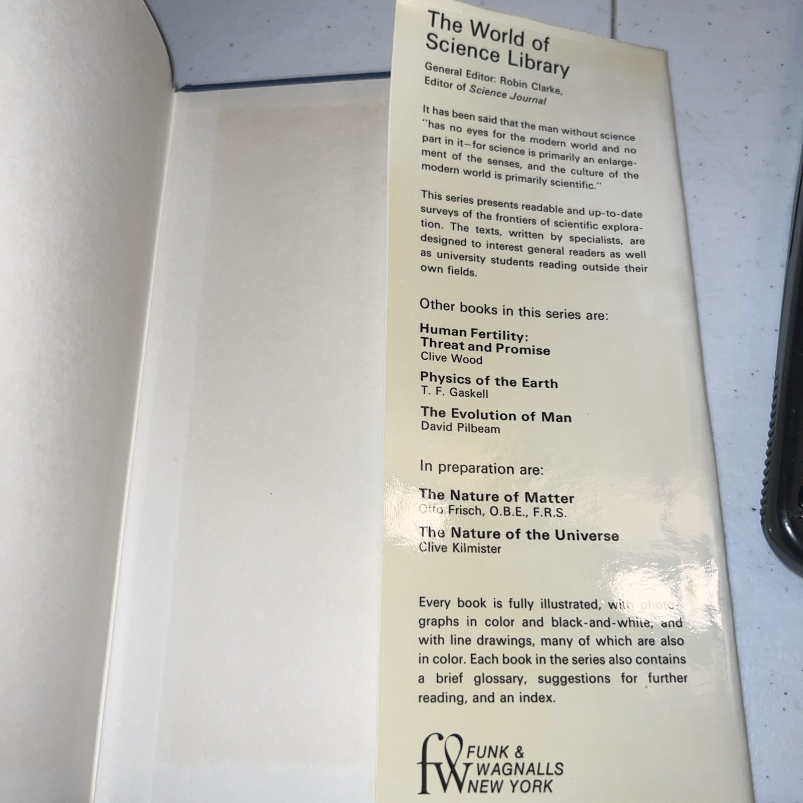 Planets And Life By P.H.A. Sneath Funk & Wagnalls 1970