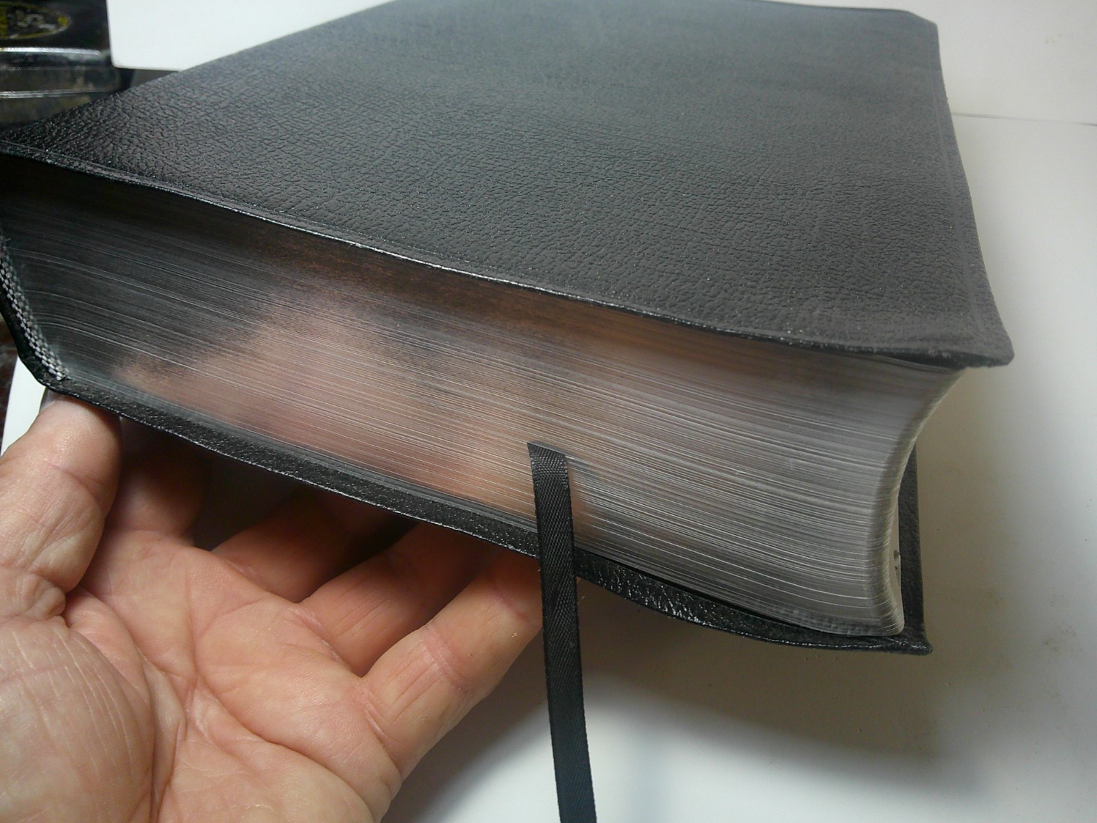 NIV STUDY BIBLE BLACK BONDED LEATHER 2011 RED LETTER ZONDERVAN NEAR EXCELLENT