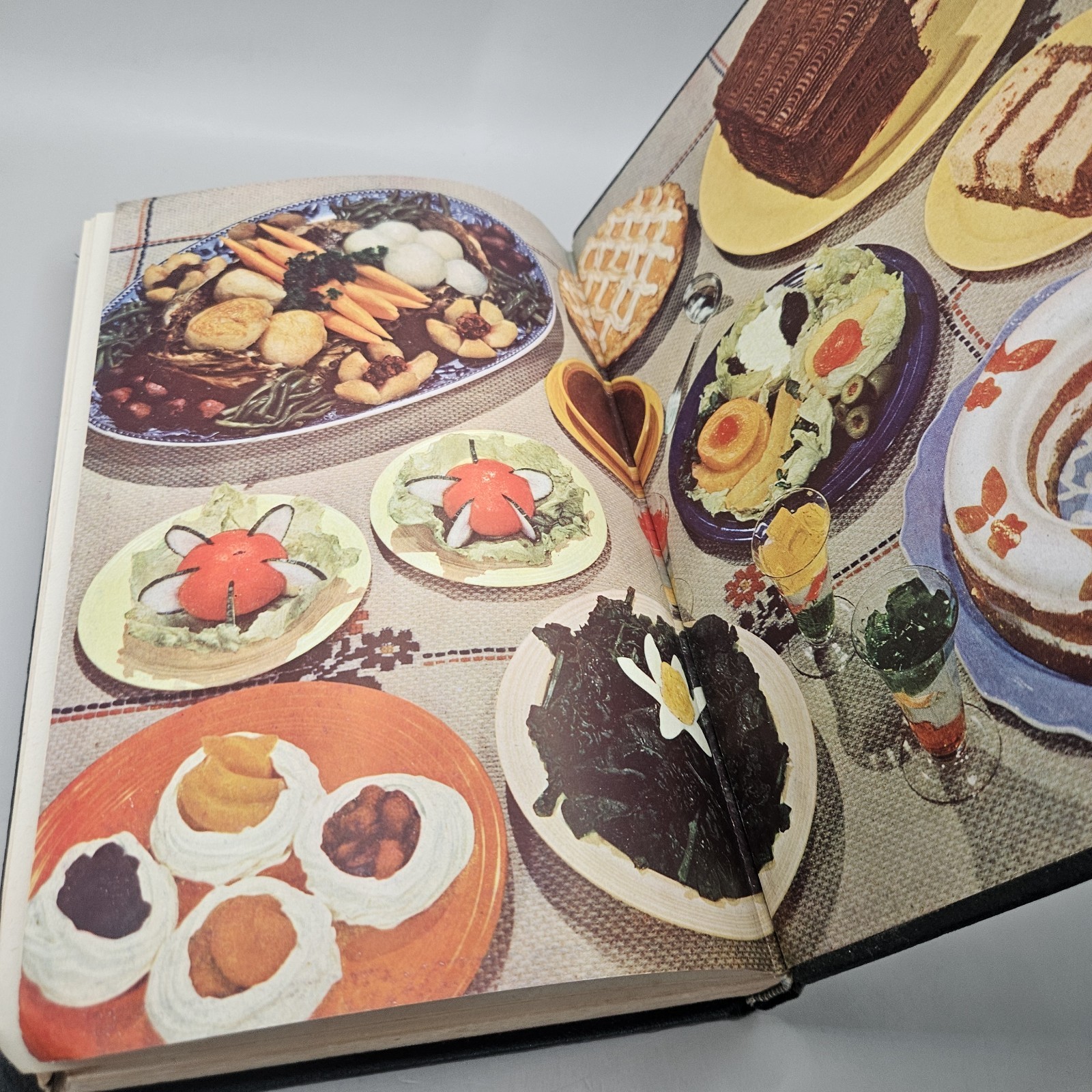 The Household Searchlight Recipe Book Vintage Cookbook 1945 Tabbed Index 18th Ed