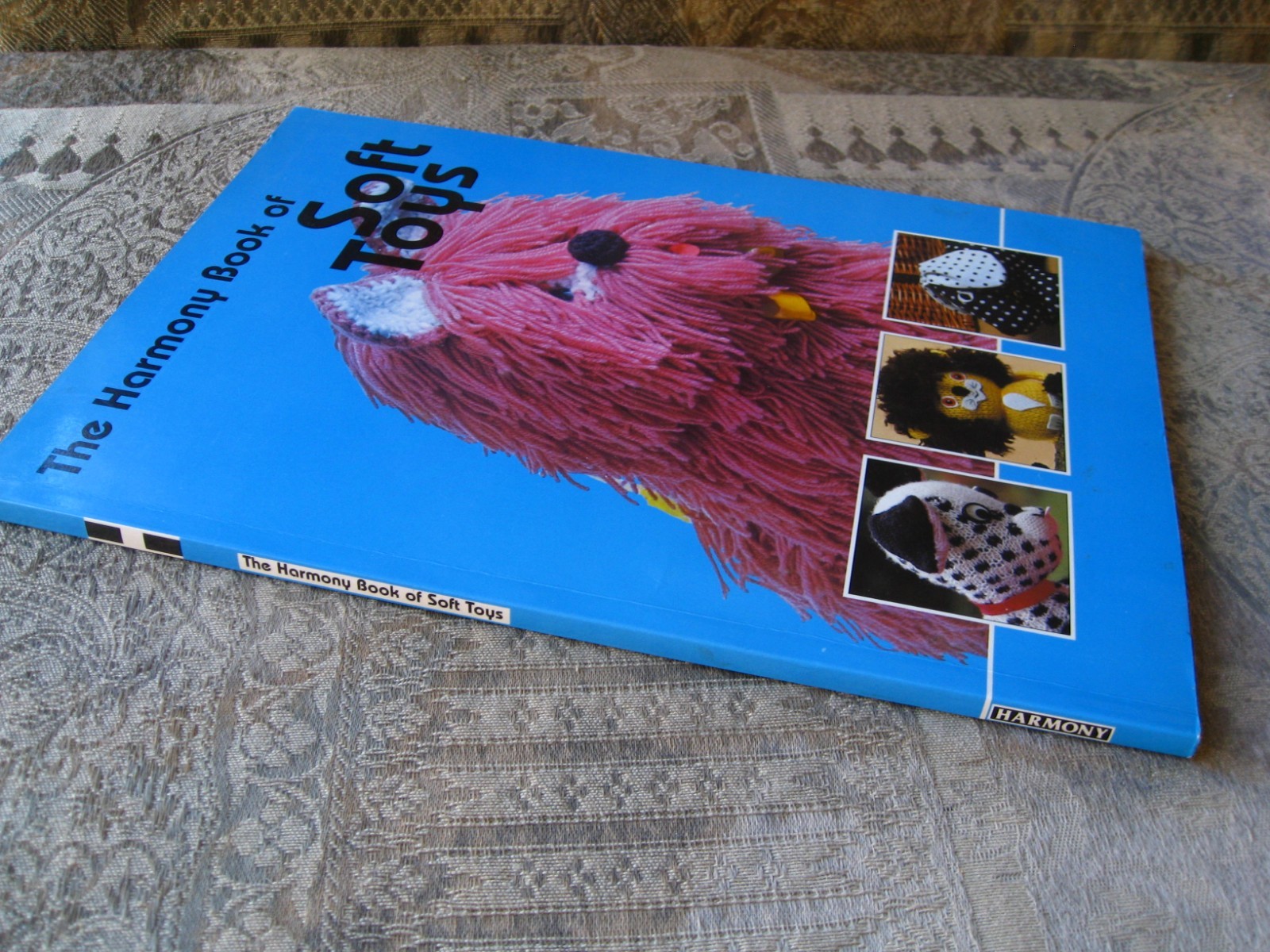 The Harmony Book of Soft Toys – 1992 – softcover