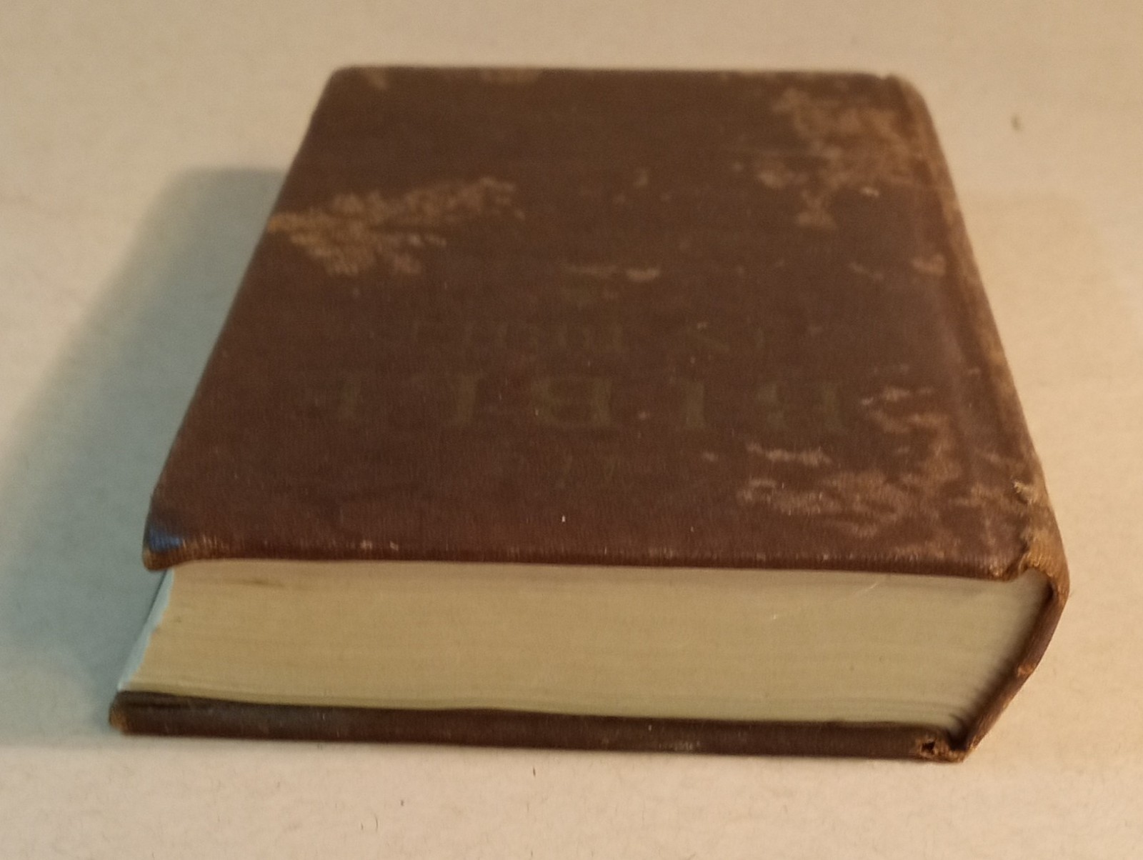 VGT The Bible In Brief. 1943. Inscribed. 425pgs. 5.25″x3.5″. Wear
