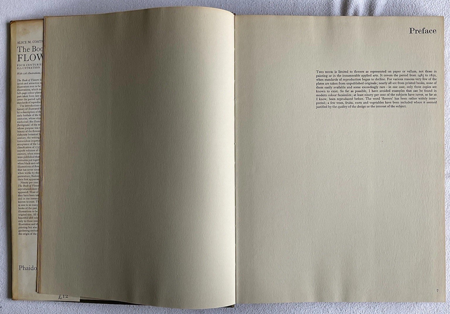 Collectable Vintage The Book of Flowers by Alice M. Coats. Large H/B Book, 1973