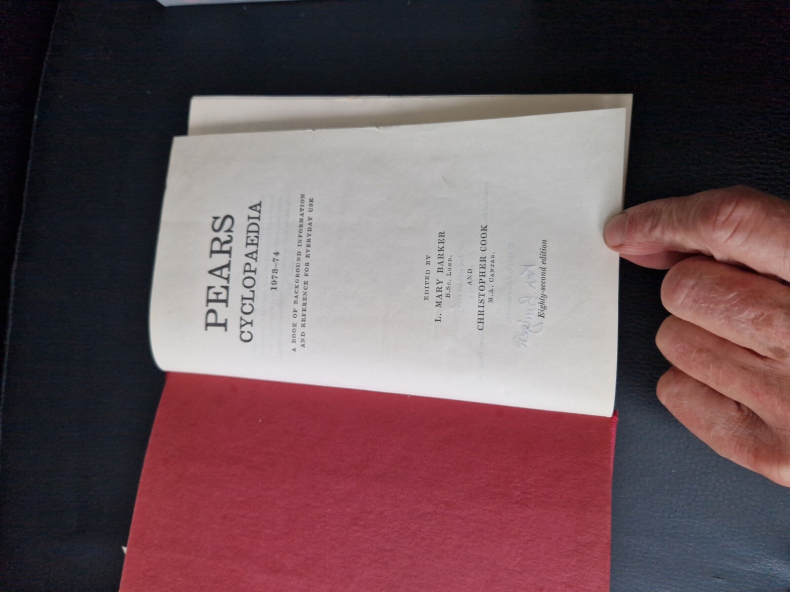 2 Vintage Pears Cyclopaedia Collectable Books 82nd & 109th Editions 1973 & 2000