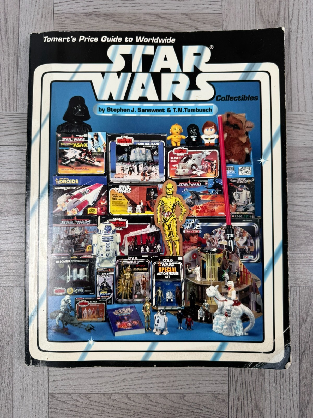 Tomart’s Guide to Worldwide Star Wars Collectibles by Stephen J. Sansweet