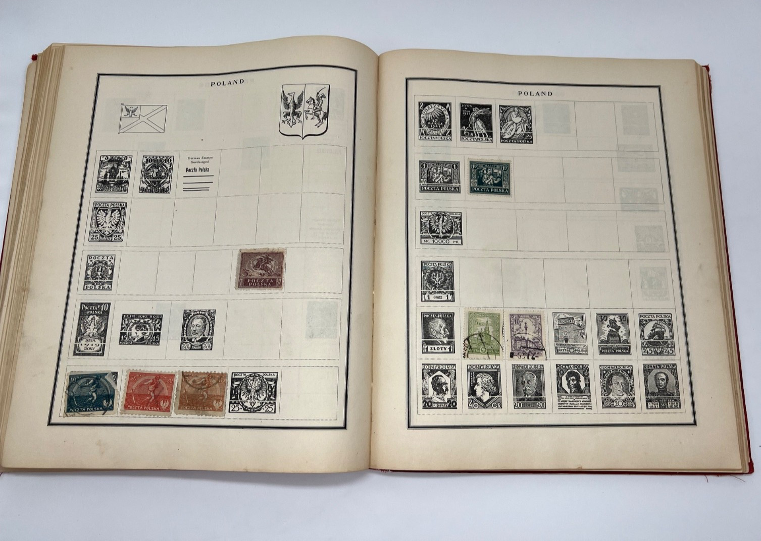 Modern Postage Stamp Album Illustrated Book 1930 Scott Stamp & Coin With Stamps