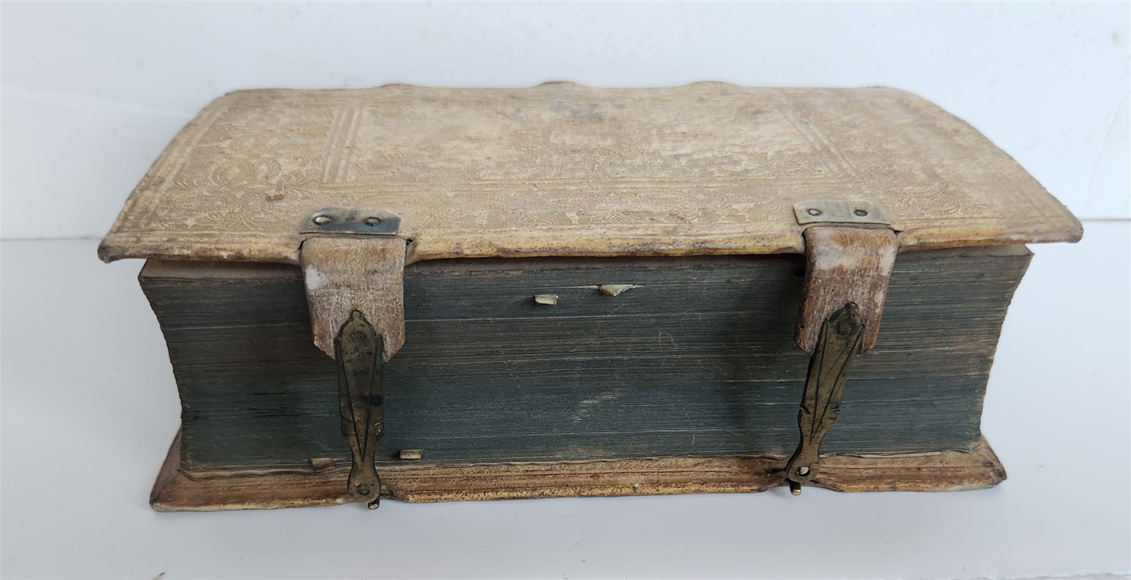 1664 COUNCIL OF TRENT antique decorative PIGSKIN over WOOD BINDING w/ CLASPS