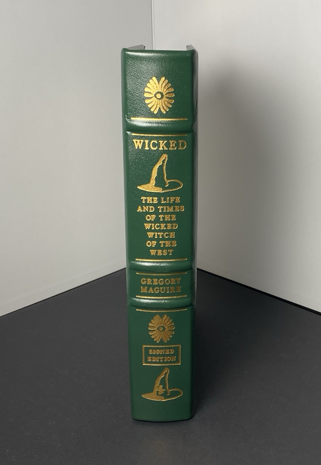 WICKED: 25TH ANNIVERSARY EDITION – Gregory Maguire – SIGNED Easton Press Leather