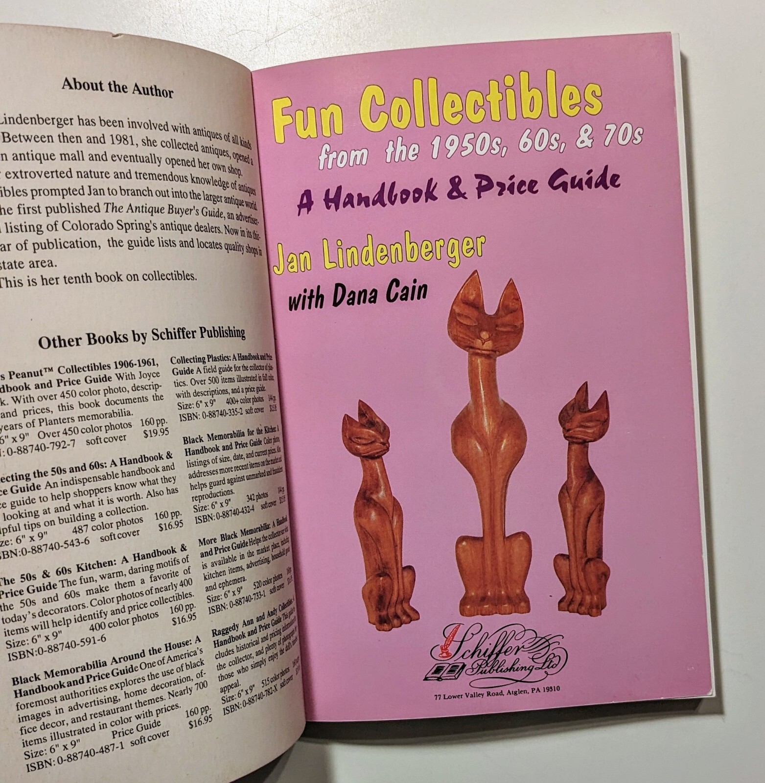 Fun Collectibles from the 1950s, 60s, & 70s: A Handbook & Price Guide