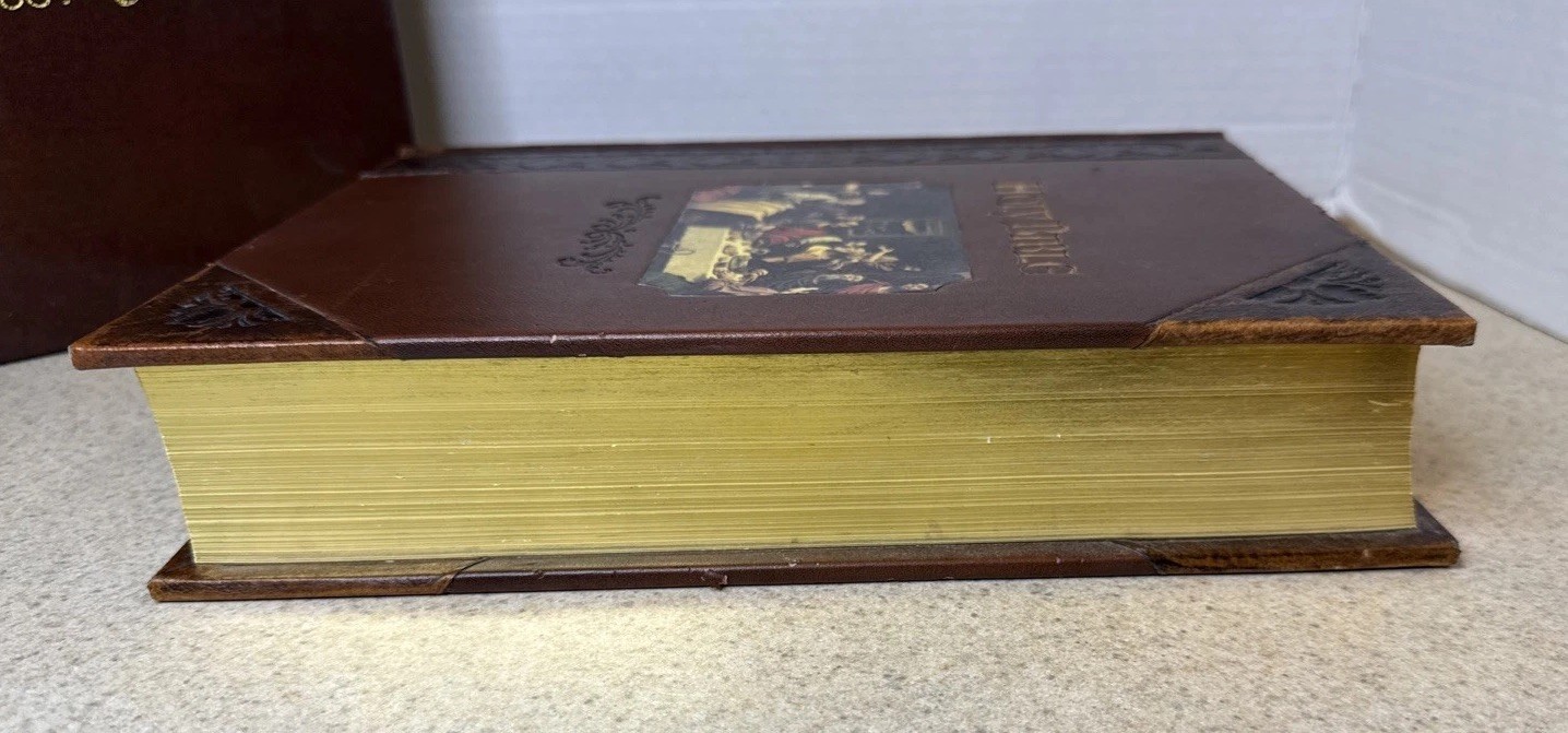 Holy Bible Family Heritage Edition Embossed Leather Hardcover, 2009 W/Box