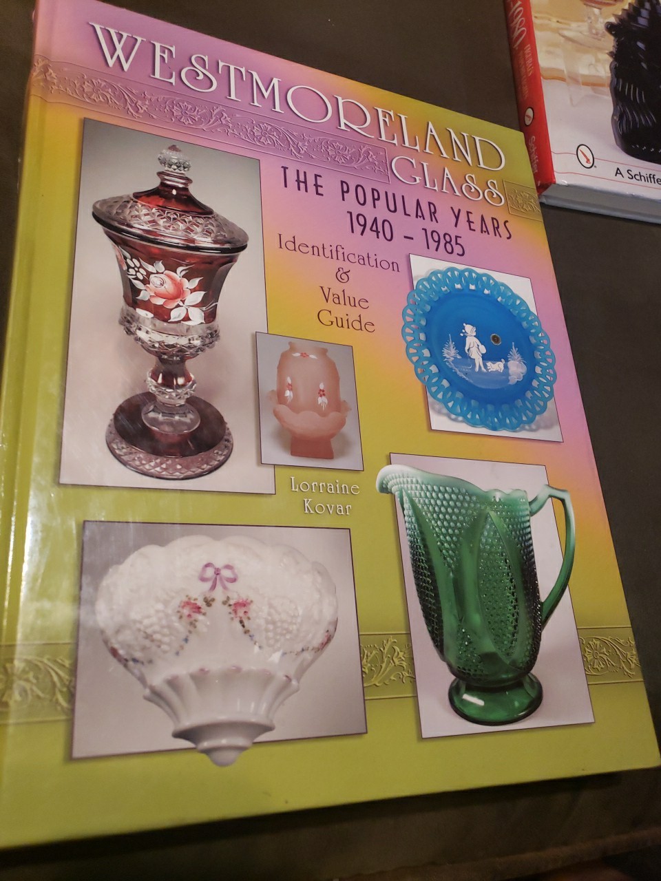 Lot Of 3 Books On Vintage And Collectible Glass