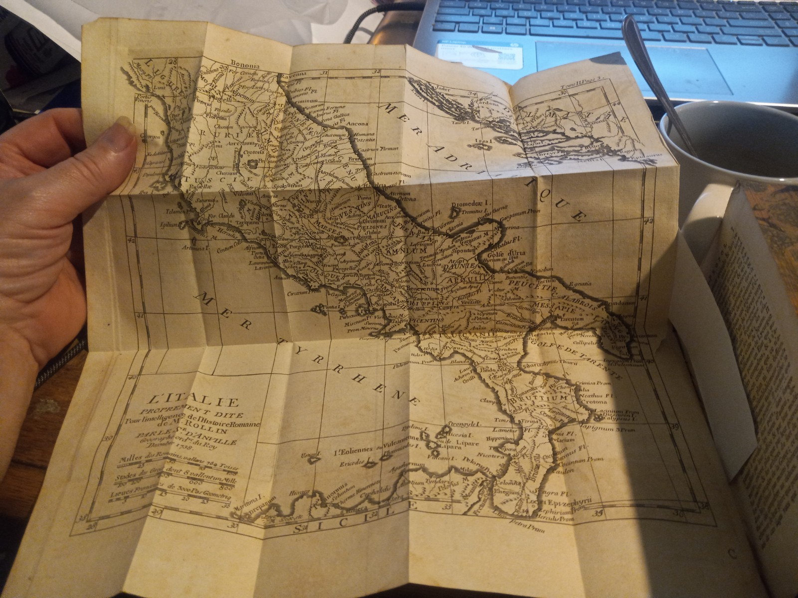 1782 HISTOIRE ROMAINE BY M ROLLIN FULL LEATHER VOLUME 2 ONLY, W/MAP OF ITALY!!