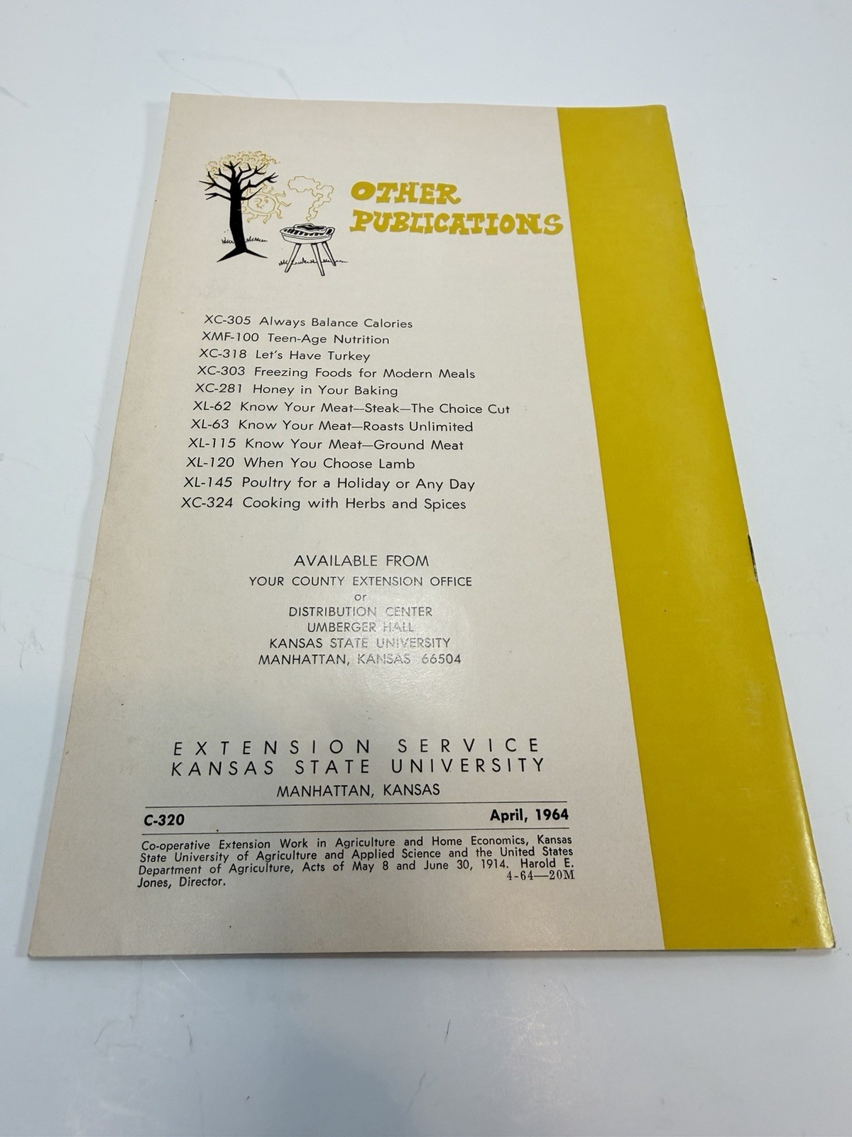 Vintage Outdoor Cookery Cookbook 1964 Kansas State University Extension C-320