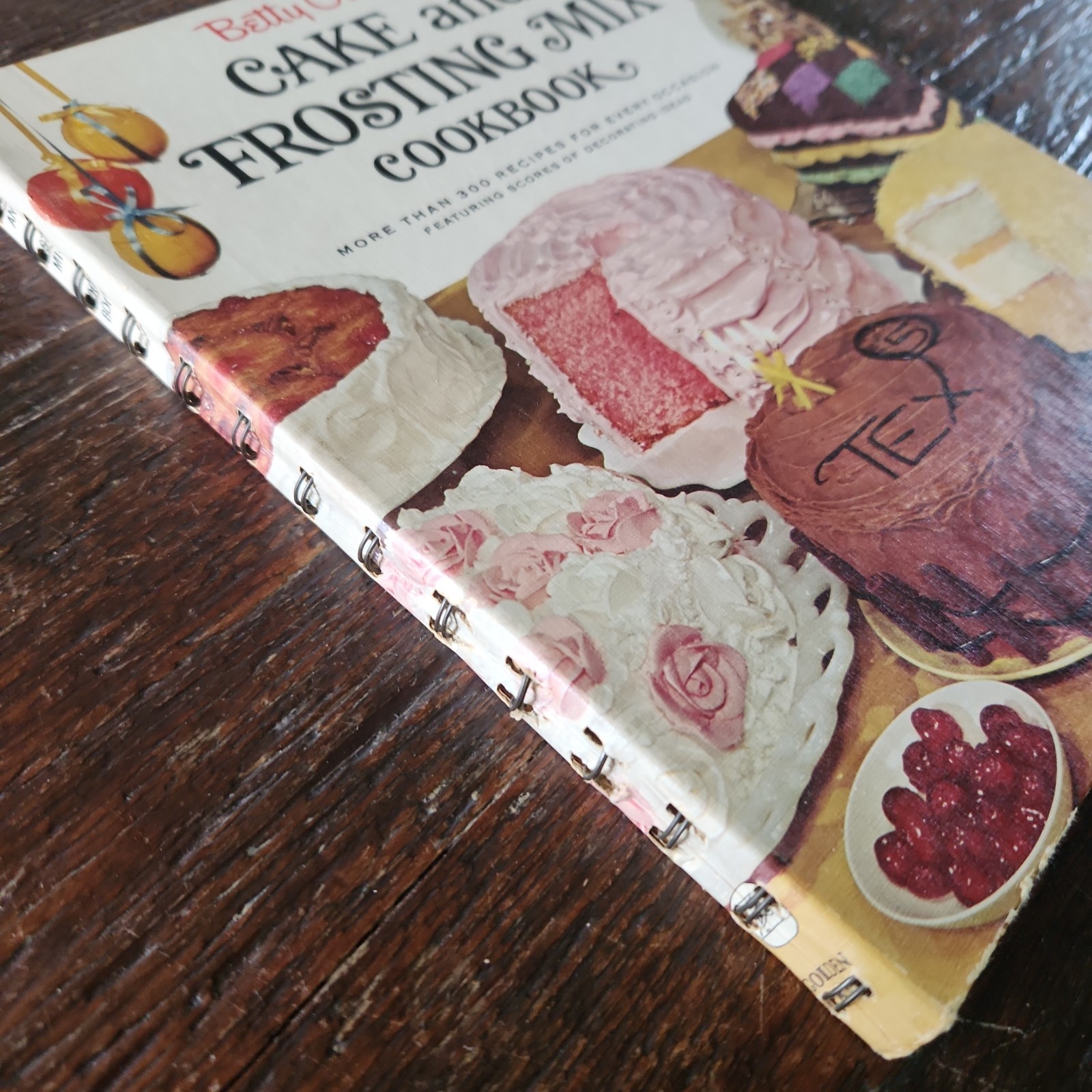 Betty Crocker Cake & Frosting Mix Cookbook – Vintage 1966 1st Edition HC Spiral
