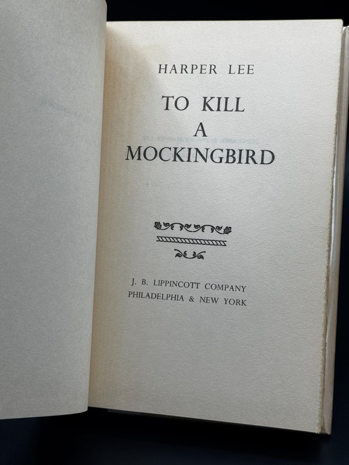 LEE, Harper. To Kill a Mockingbird. Philadelphia: J. B. Lippincott, 1960. BCE.