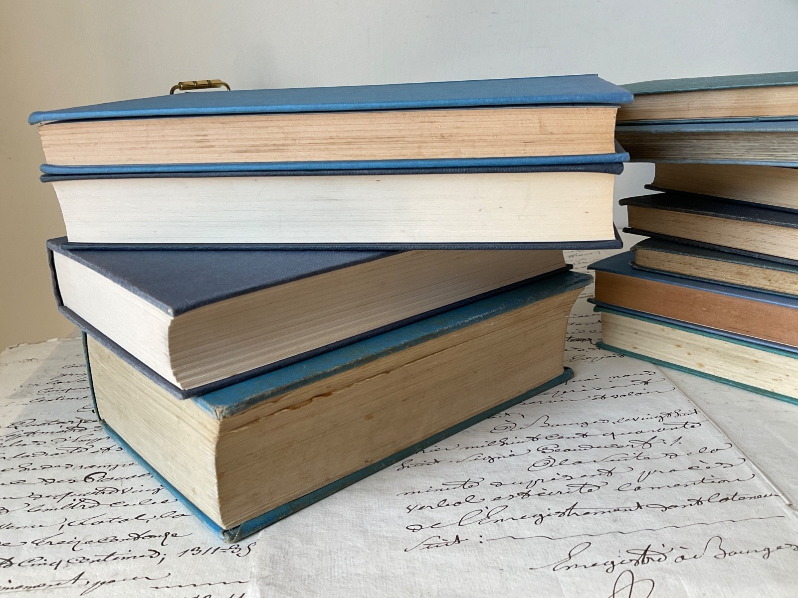 11 x Blue VINTAGE HARDBACK BOOKS – Decorative Display Shelf Bundle Stack ~ Old
