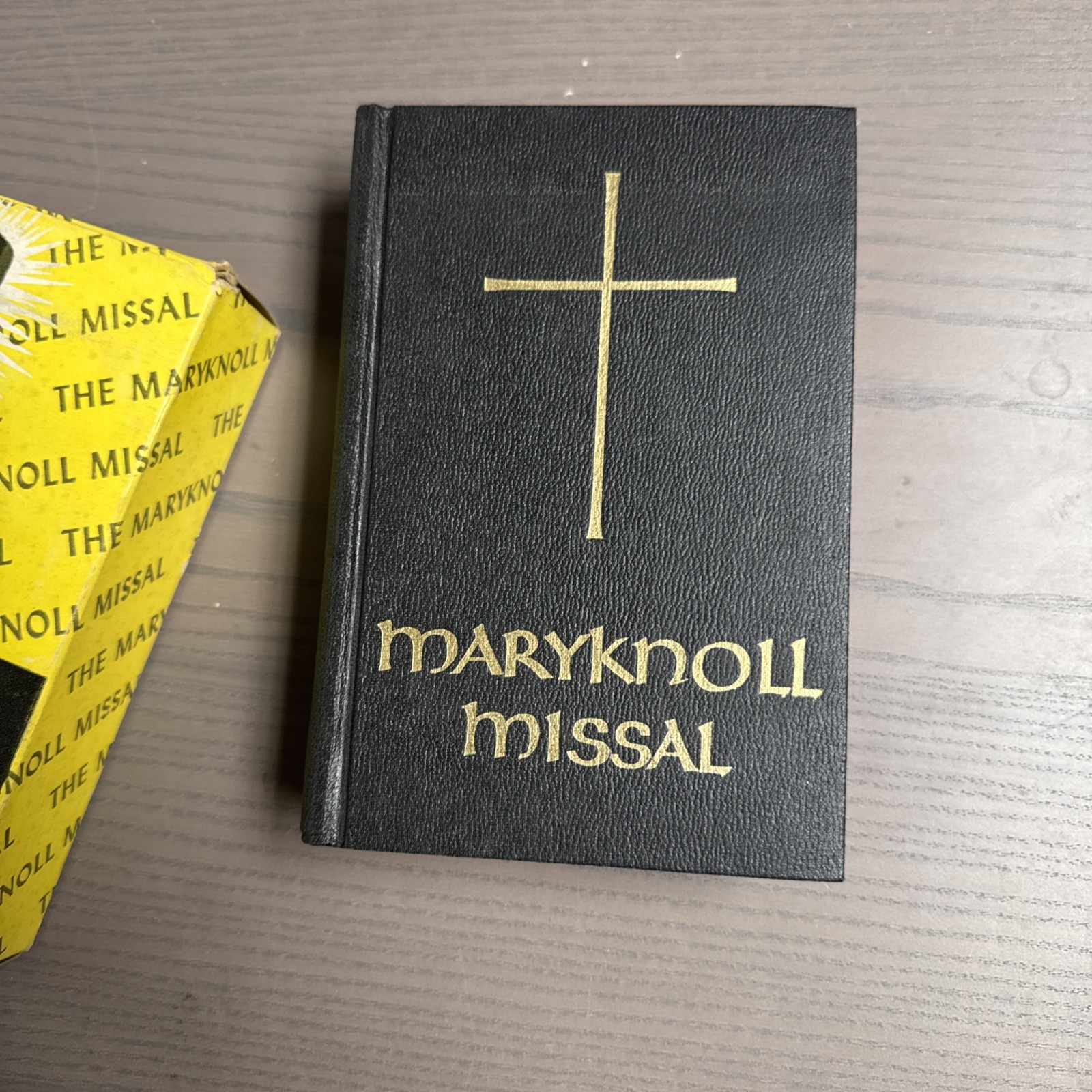 1961 The Maryknoll Missal Daily Missal of the Mystical Body EXC W/ ORIGINAL BOX