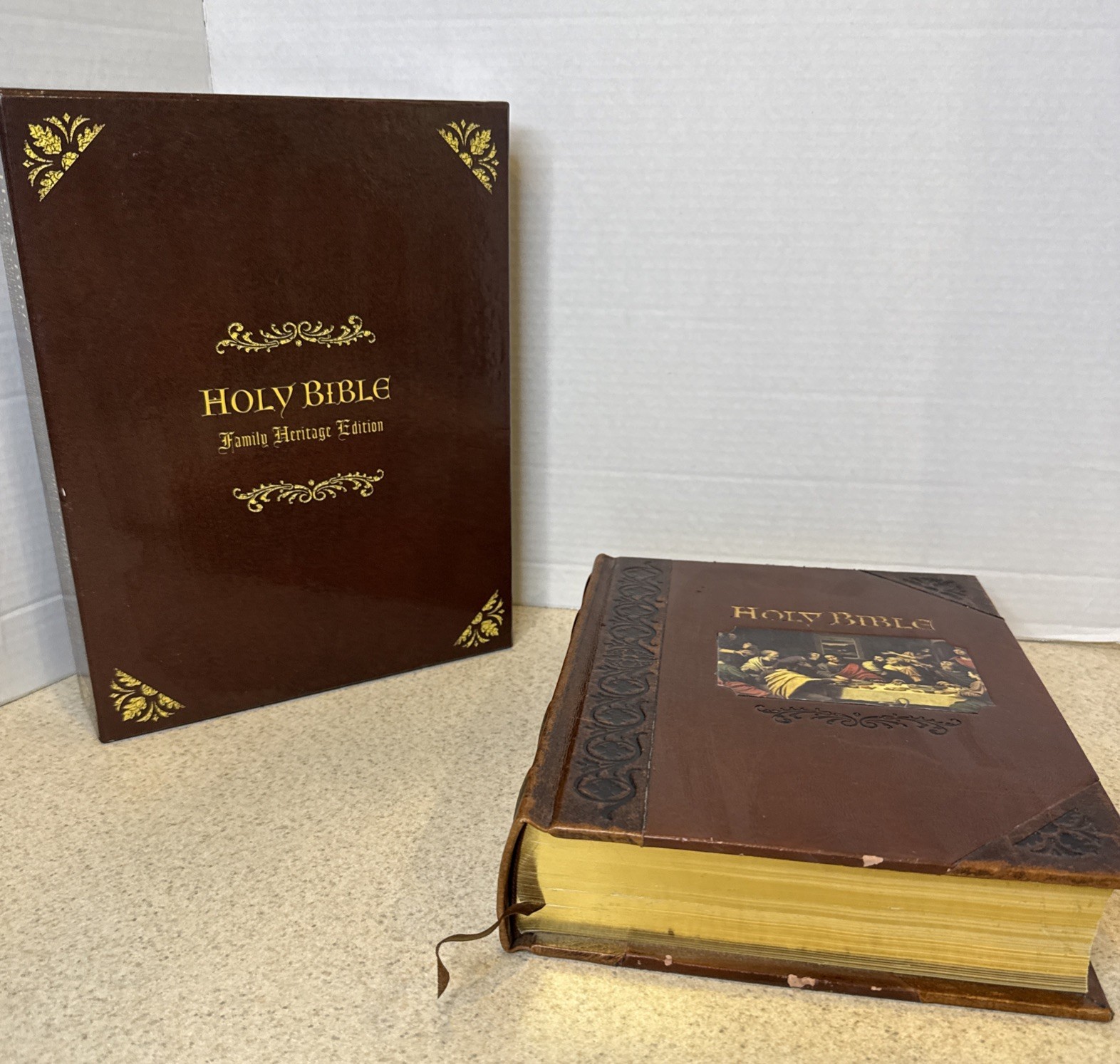 Holy Bible Family Heritage Edition Embossed Leather Hardcover, 2009 W/Box