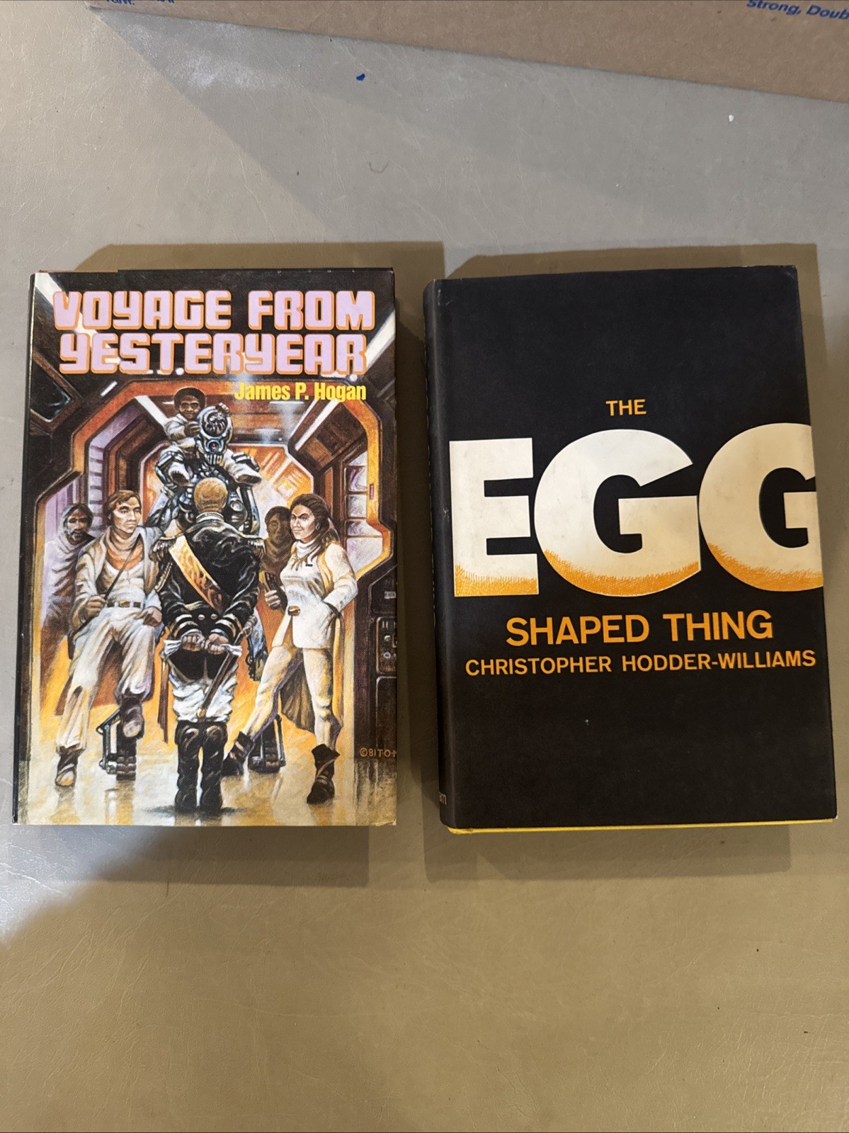 Mixed Lot of 30 Sci-Fi Novels HCDJ
