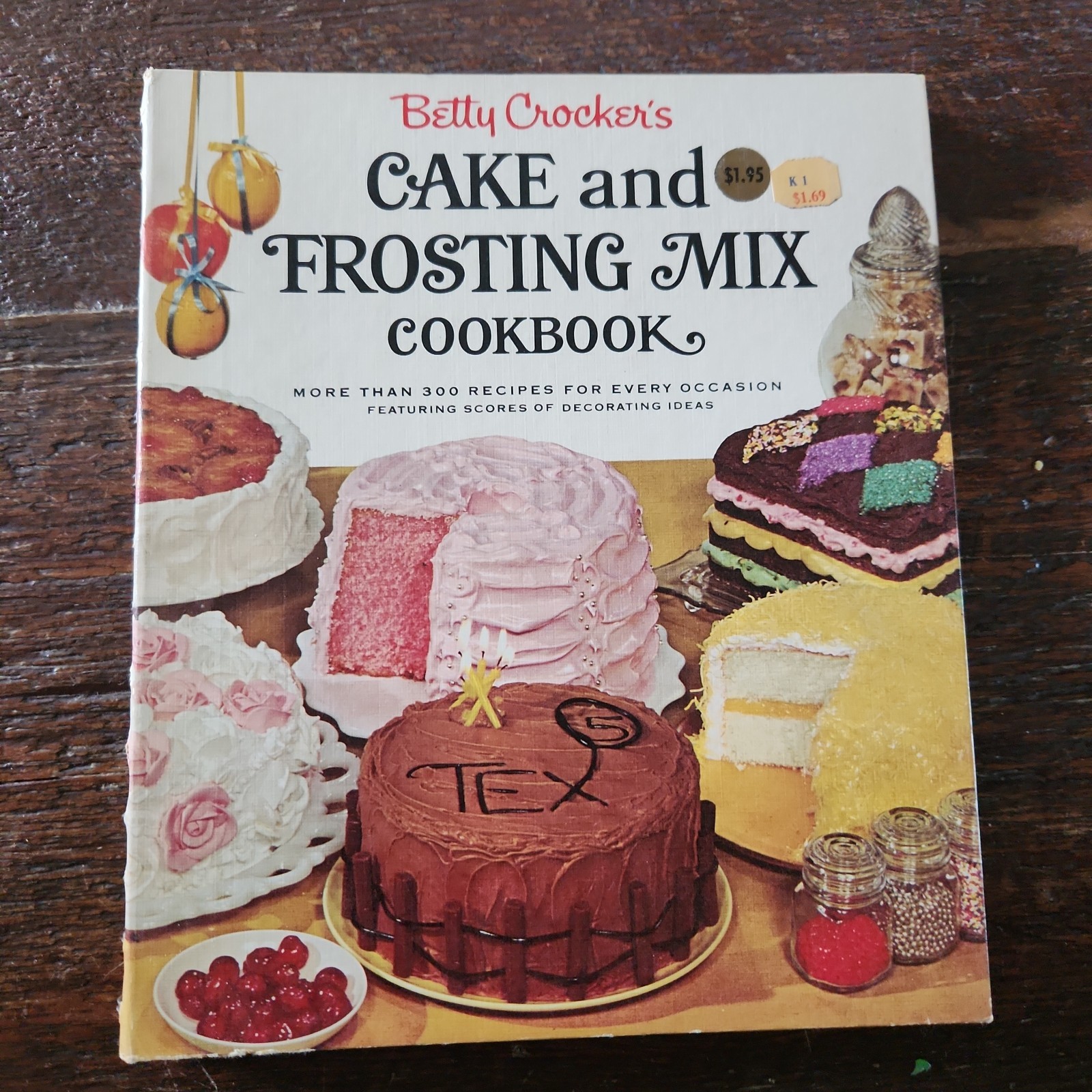Betty Crocker Cake & Frosting Mix Cookbook – Vintage 1966 1st Edition HC Spiral