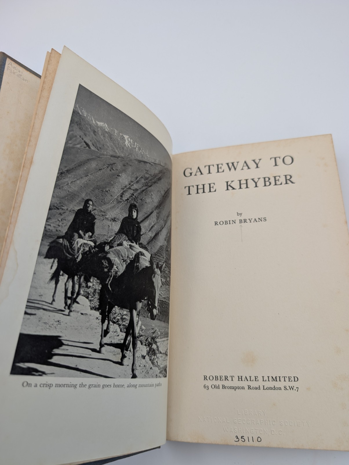 Gateway To The Khyber Pass Robin Bryans 1959 Vintage Pakistan Travel Writing BK