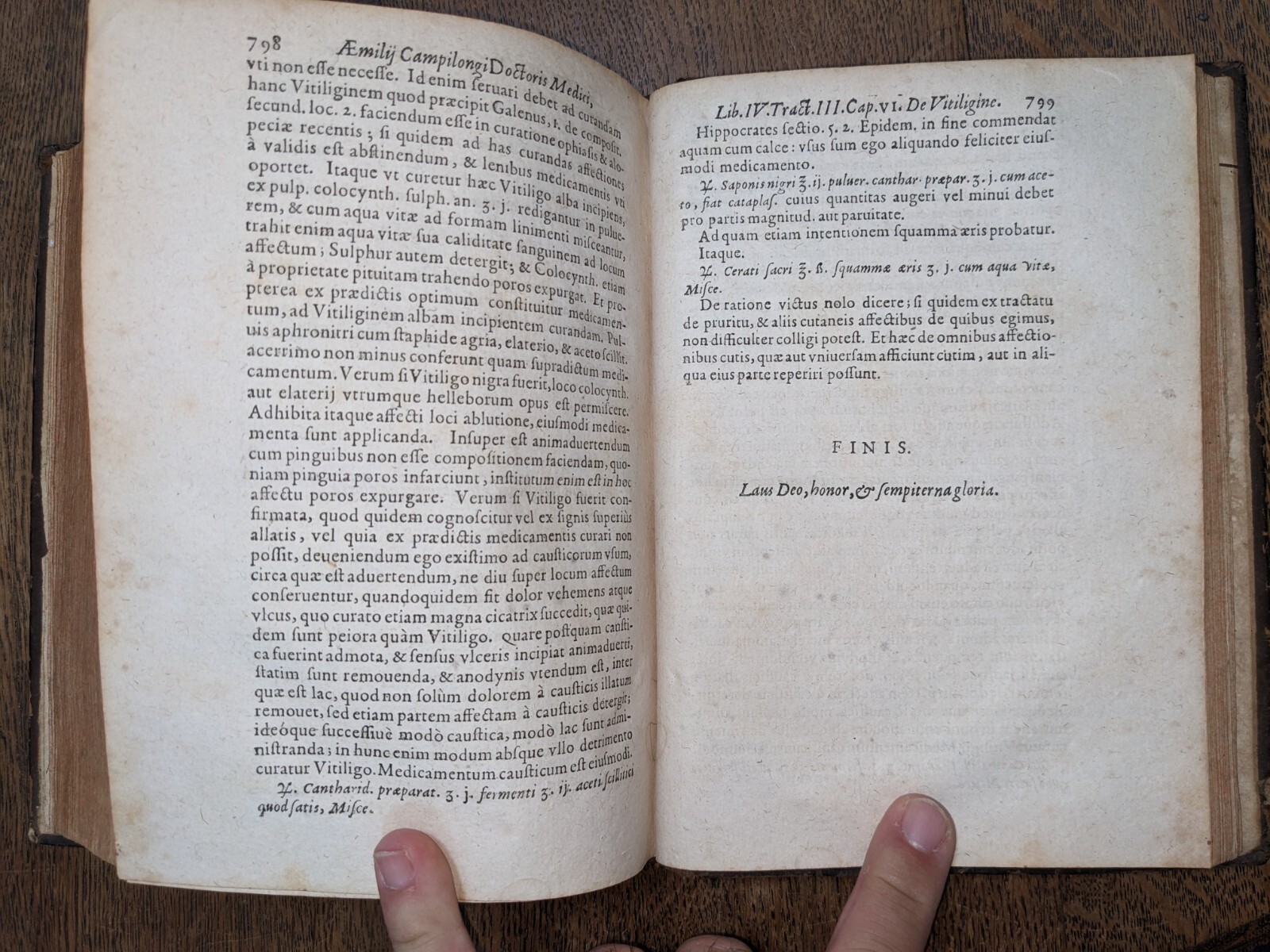 old book-D. Hieronymi Fabricii ab aquapendente …. Médicina practica-1634