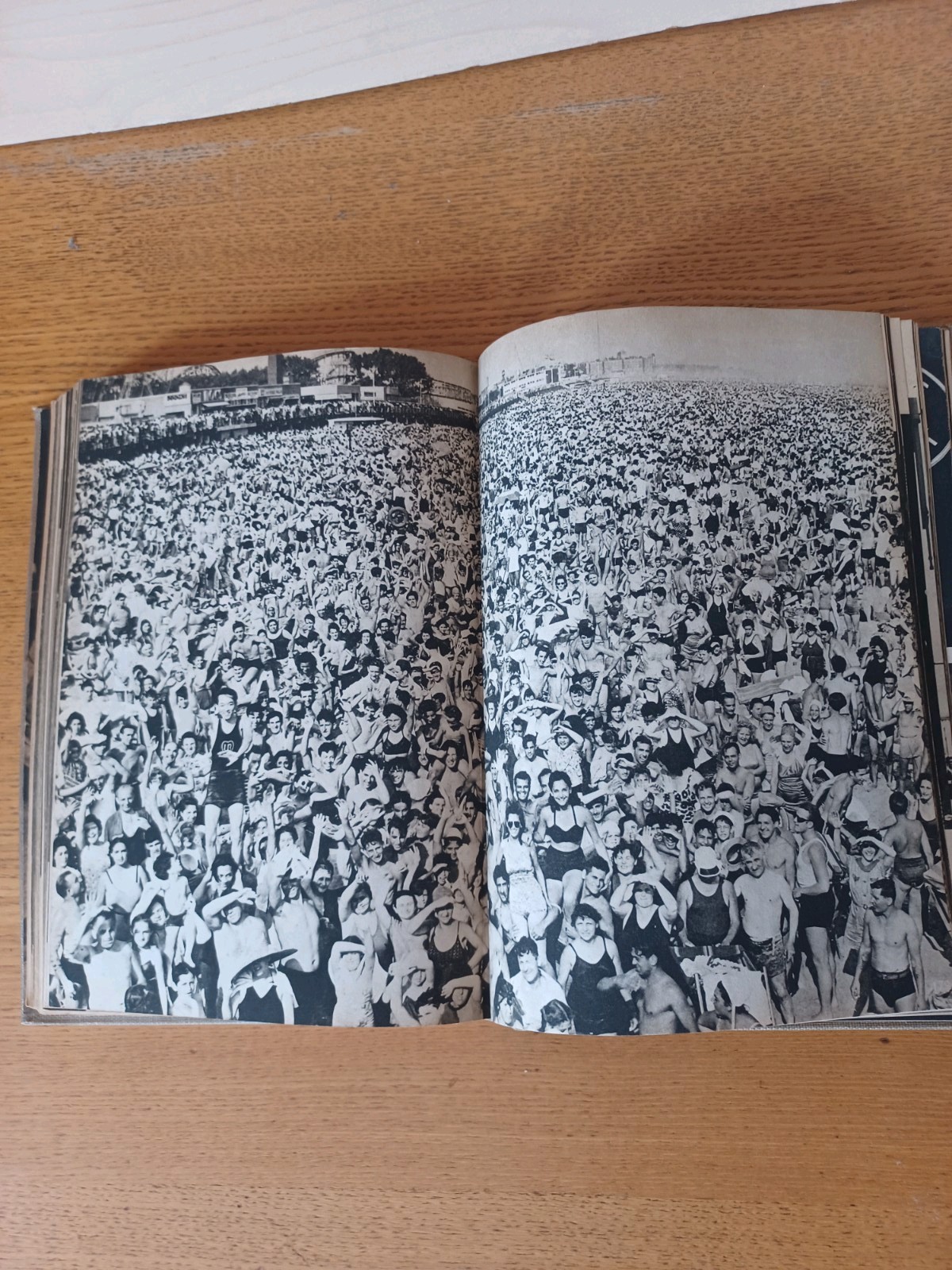 Weegee Naked City Original 1945 FIRST Print Textured Cloth HC Gravure New York