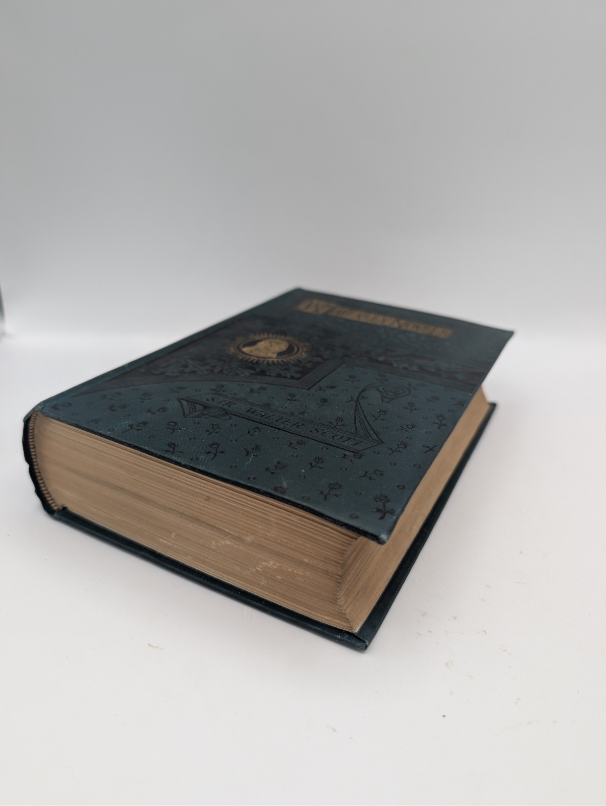 Antique 1880s Sir Walter Scott 3-Volume Hardcover Set – DeWolfe Fiske & Co. – De