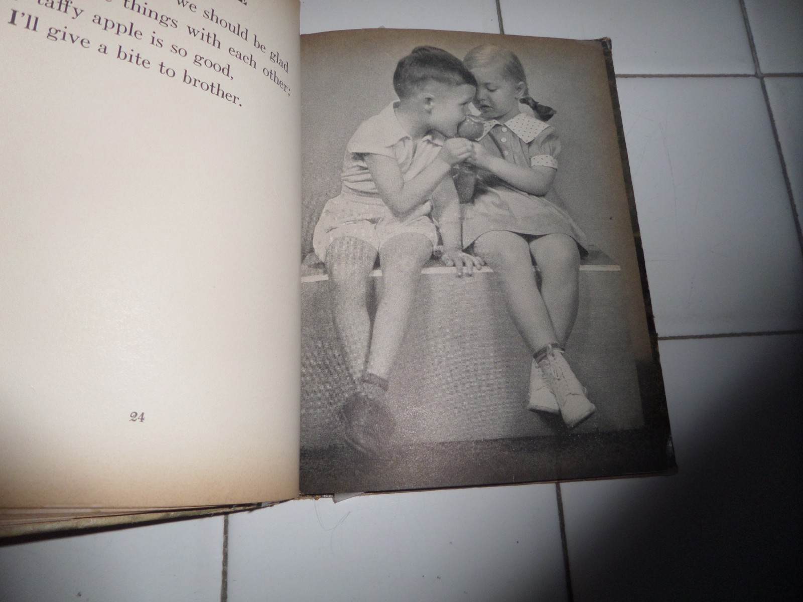 Happy Days,VINTAGE Rand McNally,1937(PHOTOGRAPHS/Children)