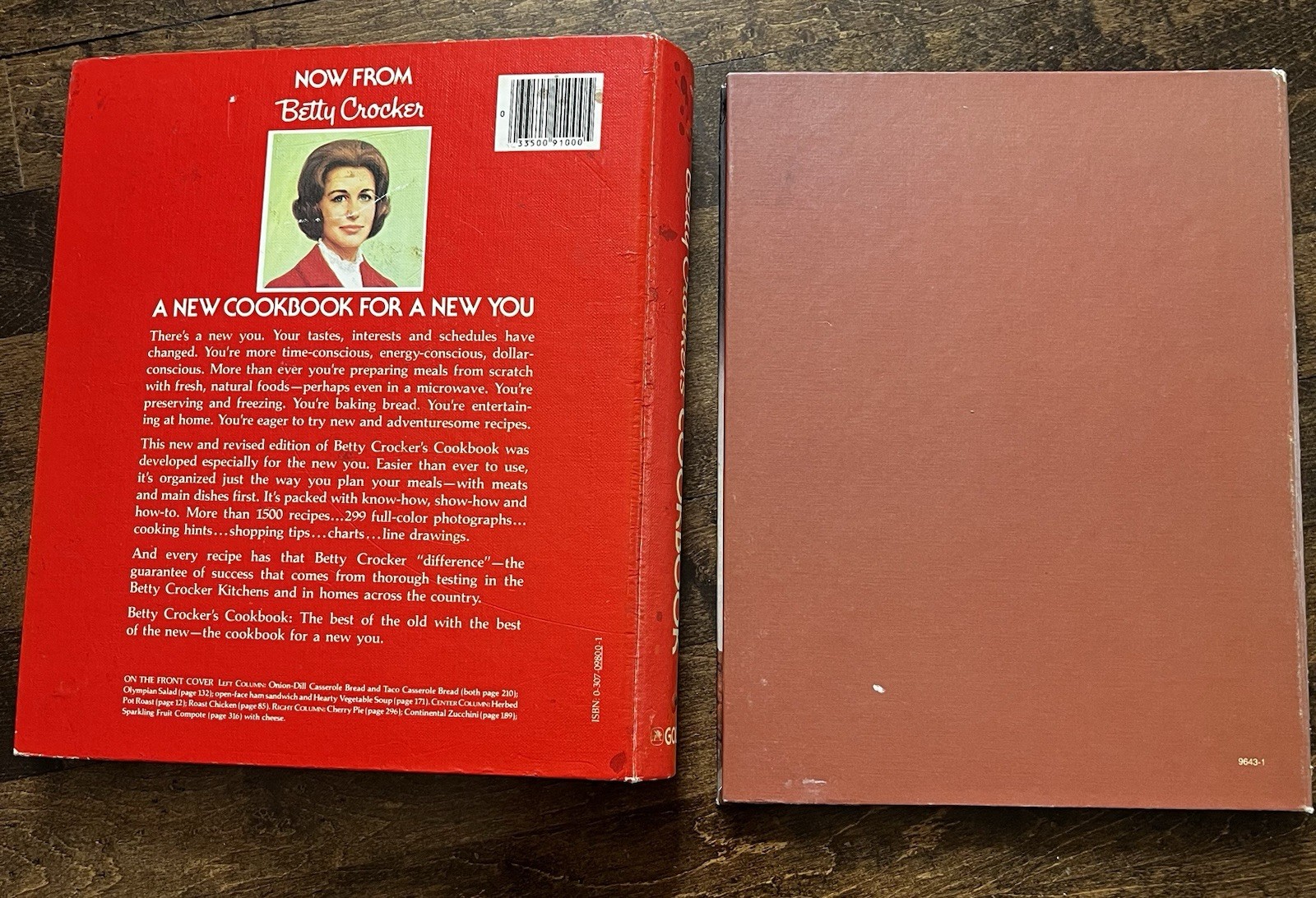 Betty Crocker Cookbook & Cookie Book Illustrated Hardcover Golden