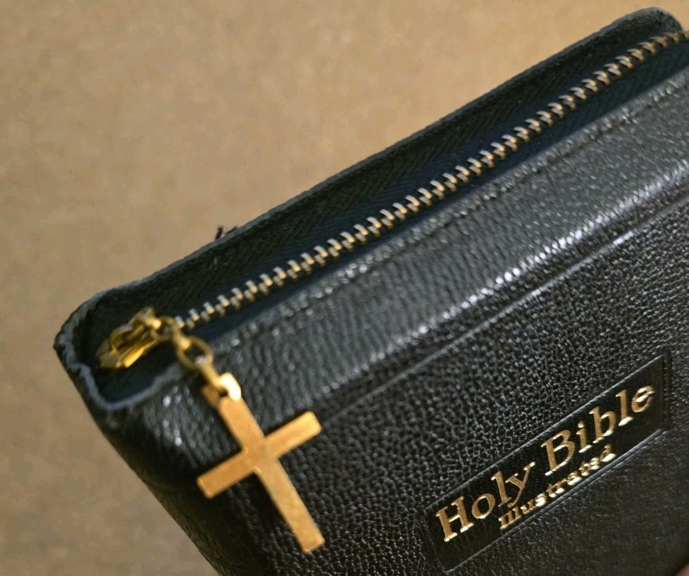 Holman Bible Vintage Compact Zipper KJV Black In Original Box 5200Z Illustrated