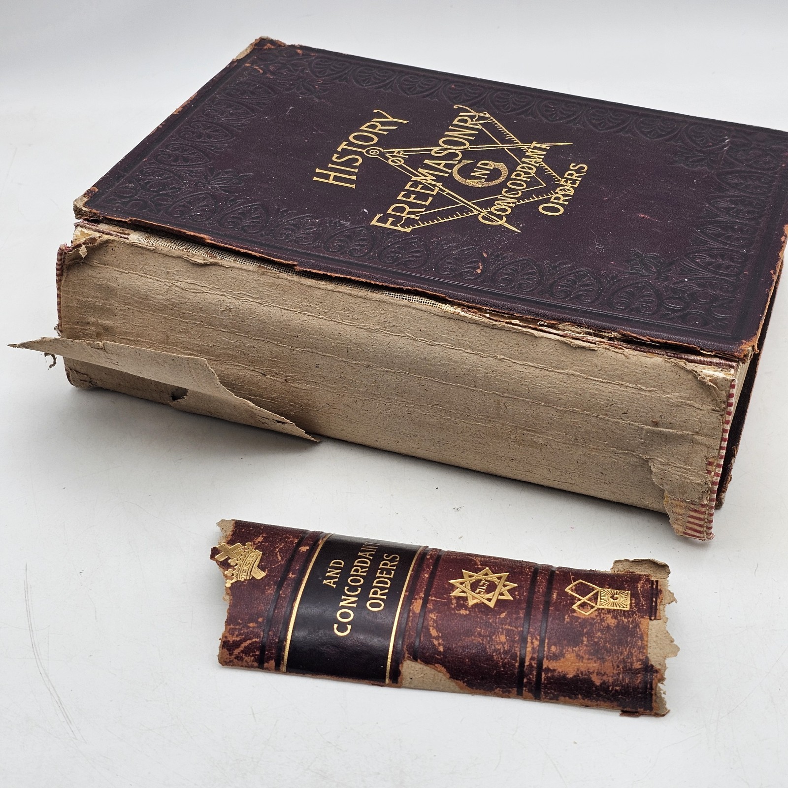 1895, HISTORY OF FREE & ACCEPTED MASONS AND CONCORDANT ORDERS, FREEMASONRY