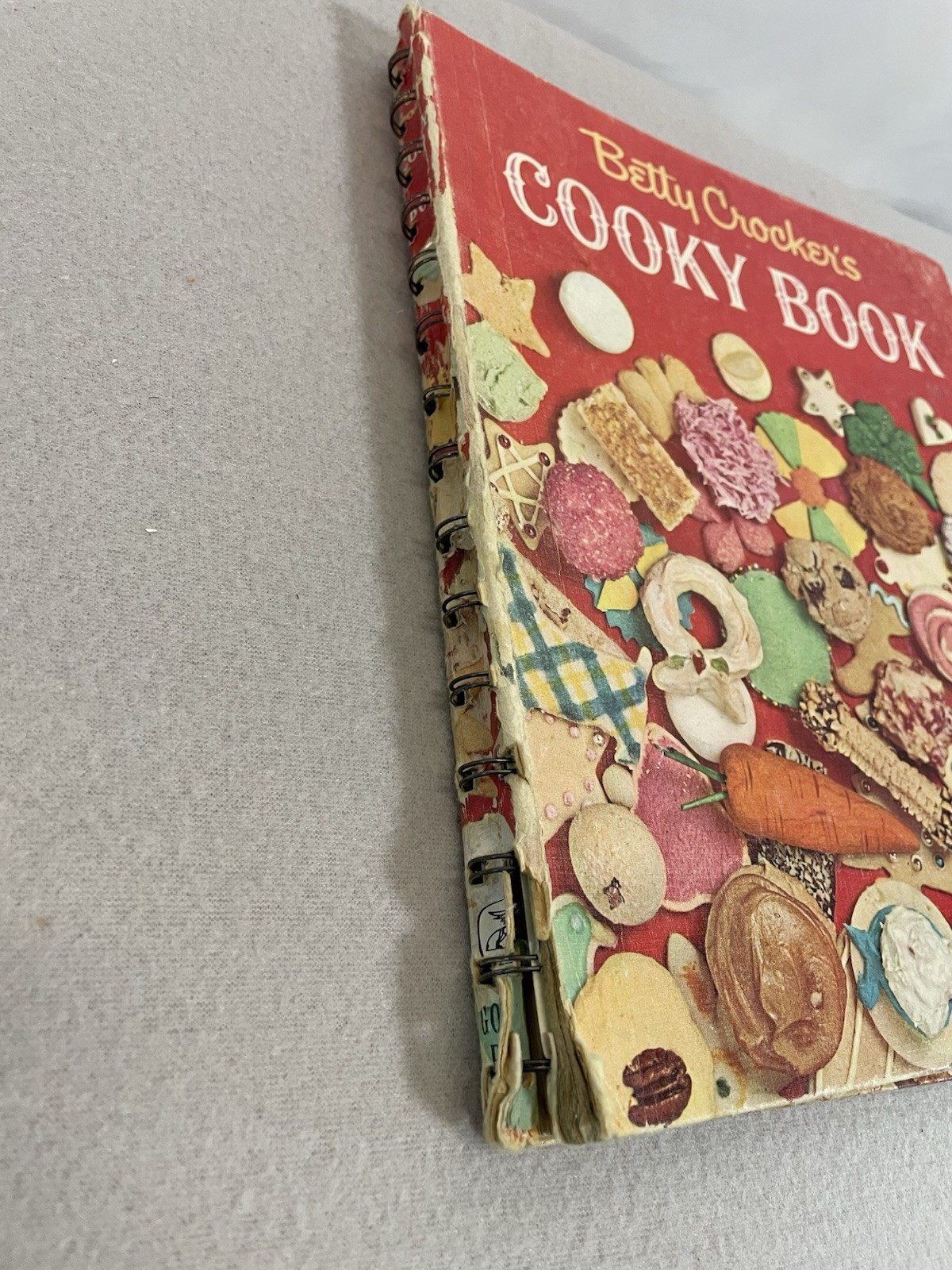 Betty Crocker’s Cooky Book Spiral Bound, 1963 First Edition (2nd Printing) VTG