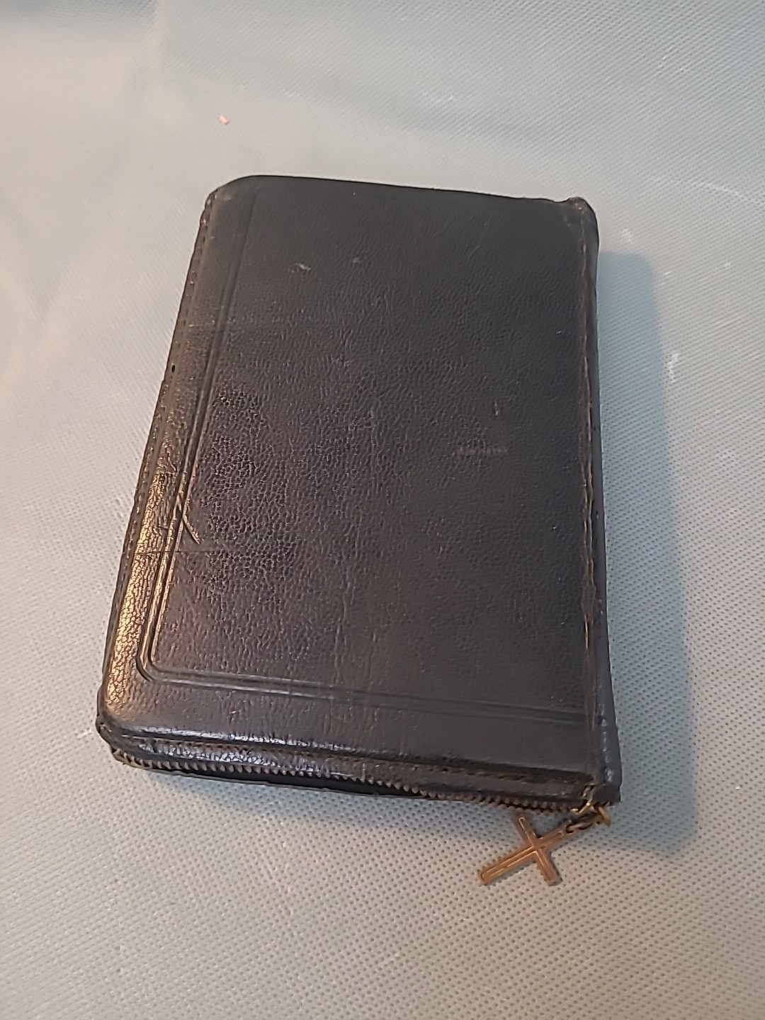 The World Publishing Company Illustrated Holy Bible 1950s Zipper Closure GOOD