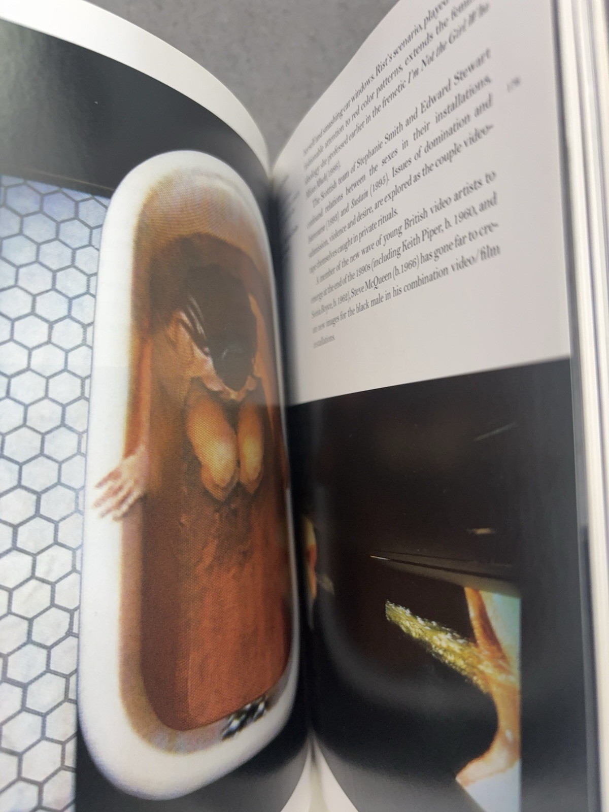 New Media in Late 20th-Century Art (World of Art) – Paperback – GOOD