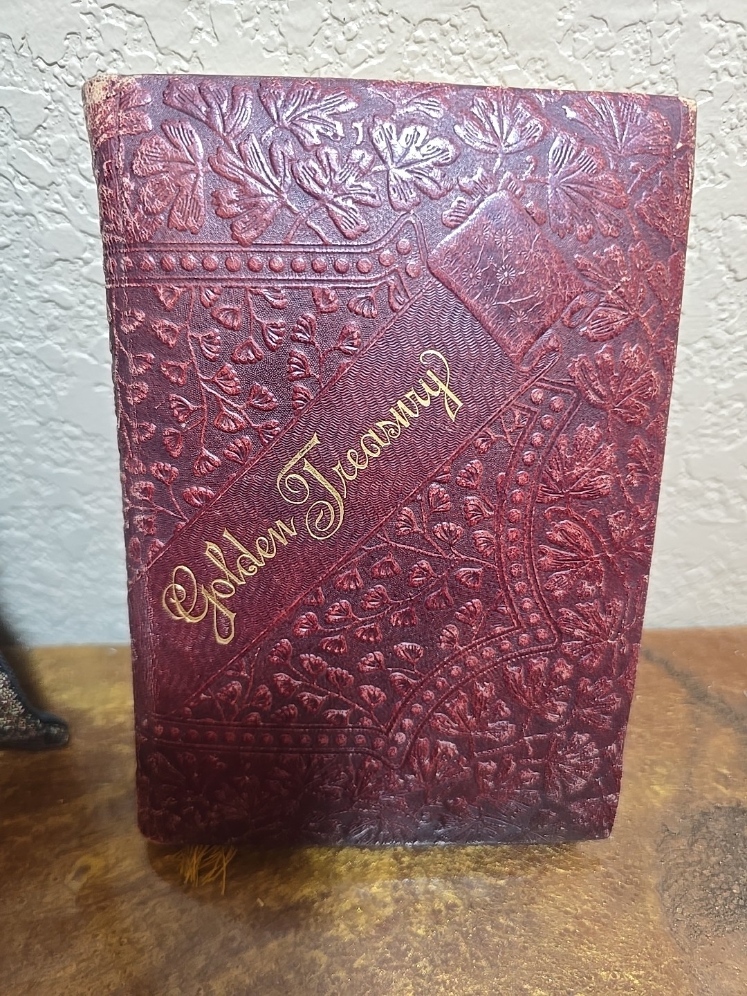 Antique 1888 The Golden Treasury Palgrave Embossed Hardcover Leather Gilt Edges
