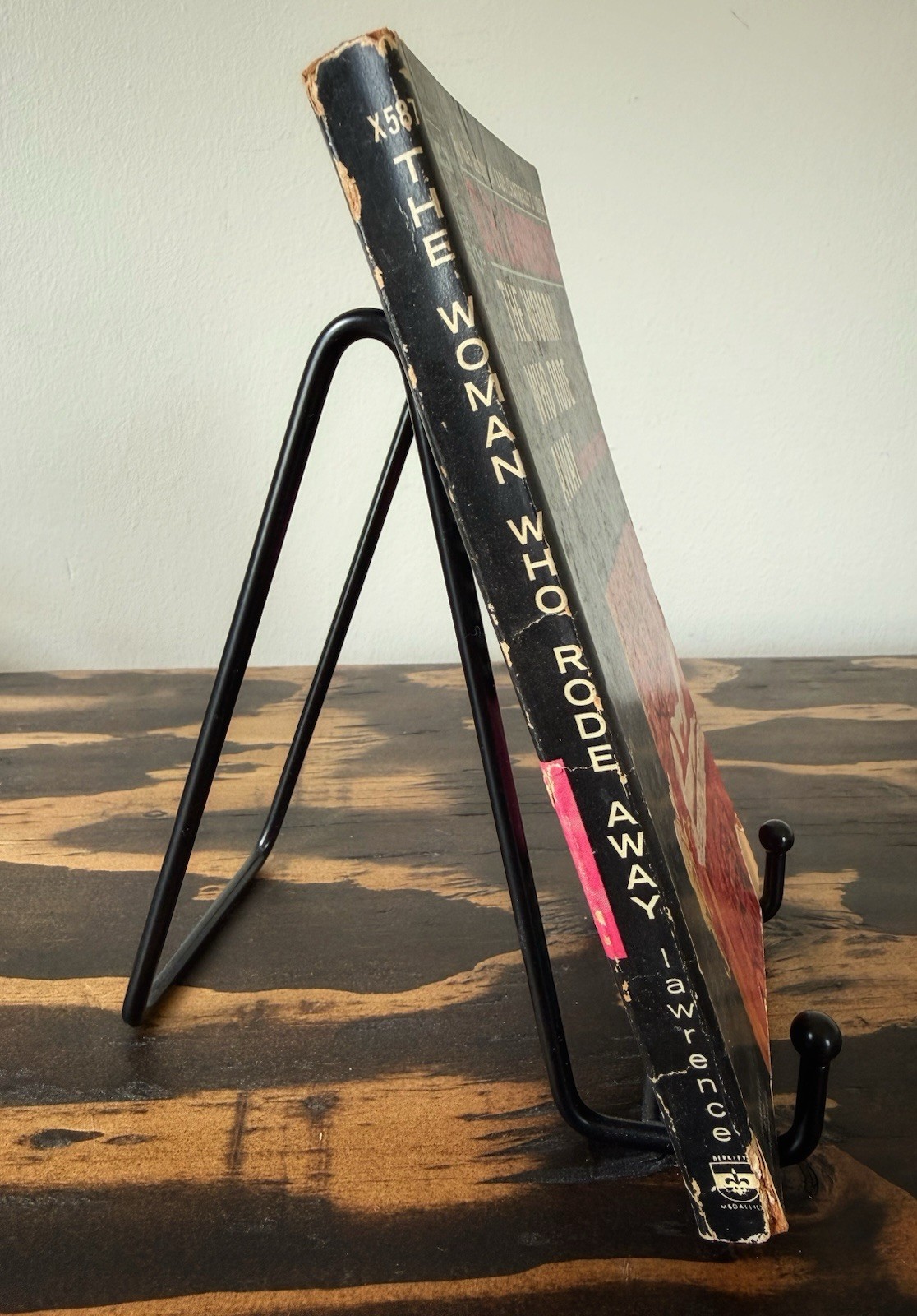 A Vintage 1962 Paperback Copy Of The Woman Who Rode Away By DH Lawrence