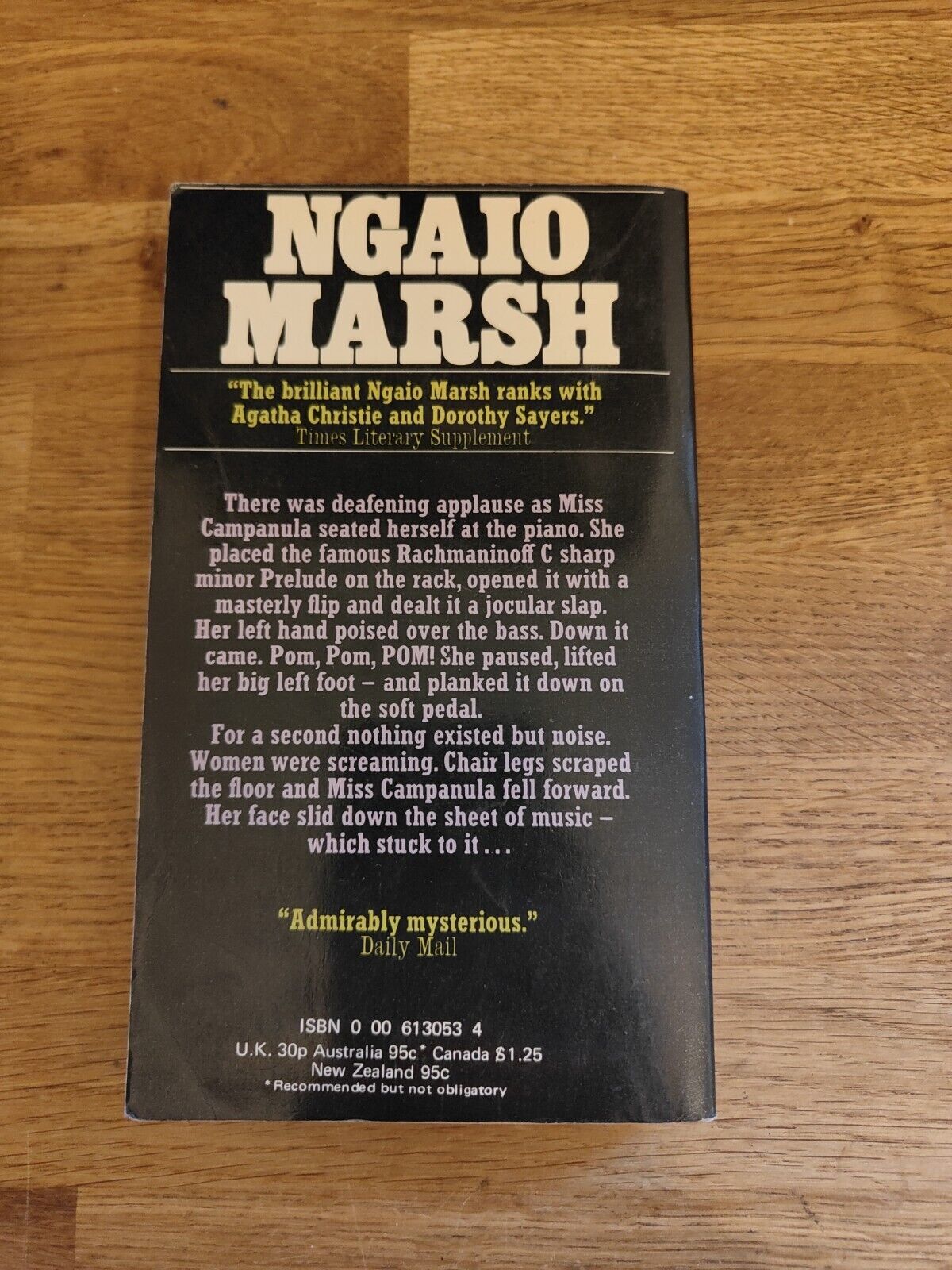 BOOK – Vintage Crime Paperback Ngaio Marsh Overture To Death 1973