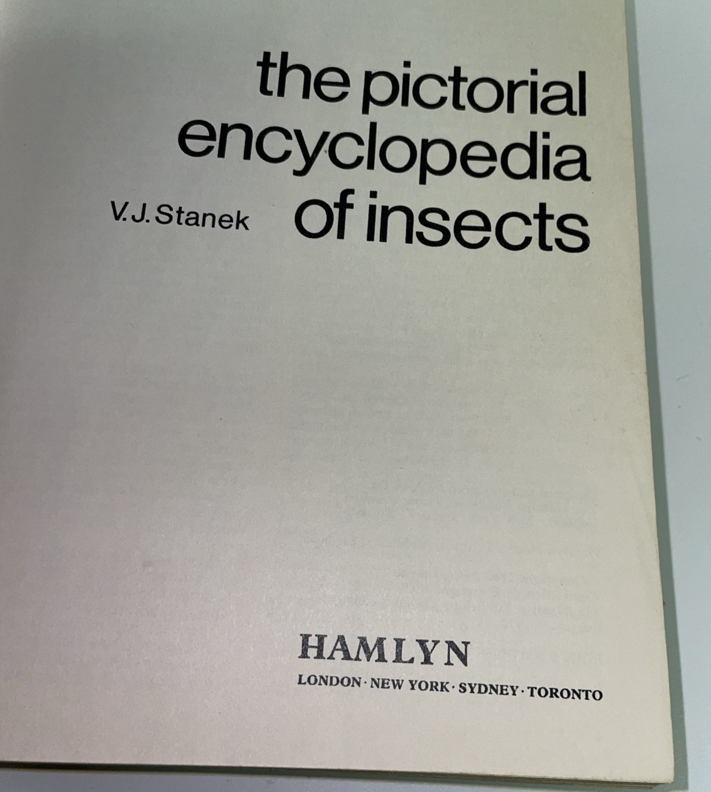 The Pictorial Encyclopedia Of Insects Stanek Vintage 1972 HC DJ