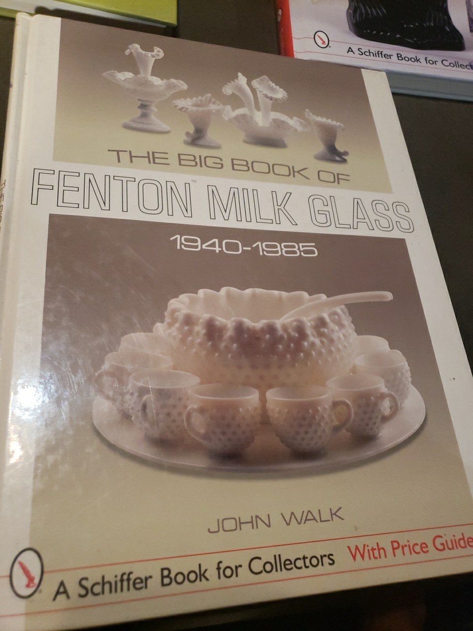 Lot Of 3 Books On Vintage And Collectible Glass