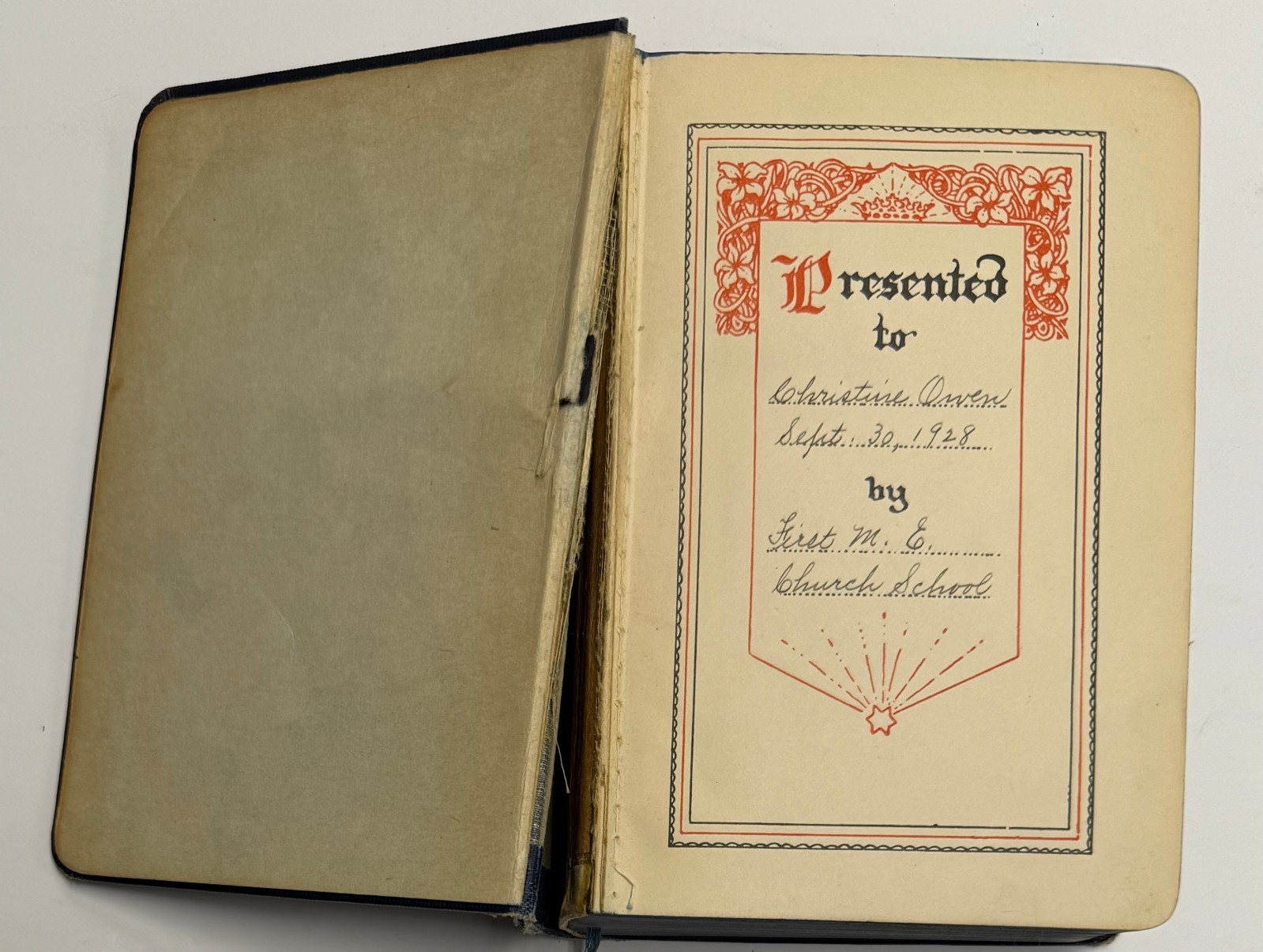 HOLY BIBLE Collins’ Clear Type Press, London and New York. Pocket-sized 1910