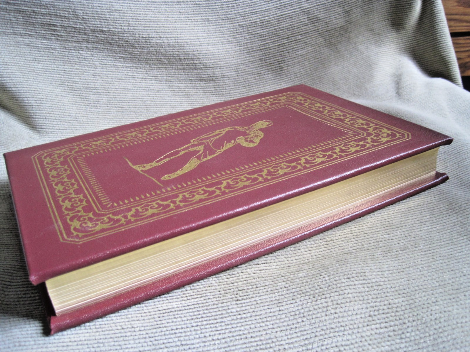 JOHN LE CARRE SIGNED – AGENT RUNNING IN THE FIELD – EASTON PRESS LEATHER FIRST