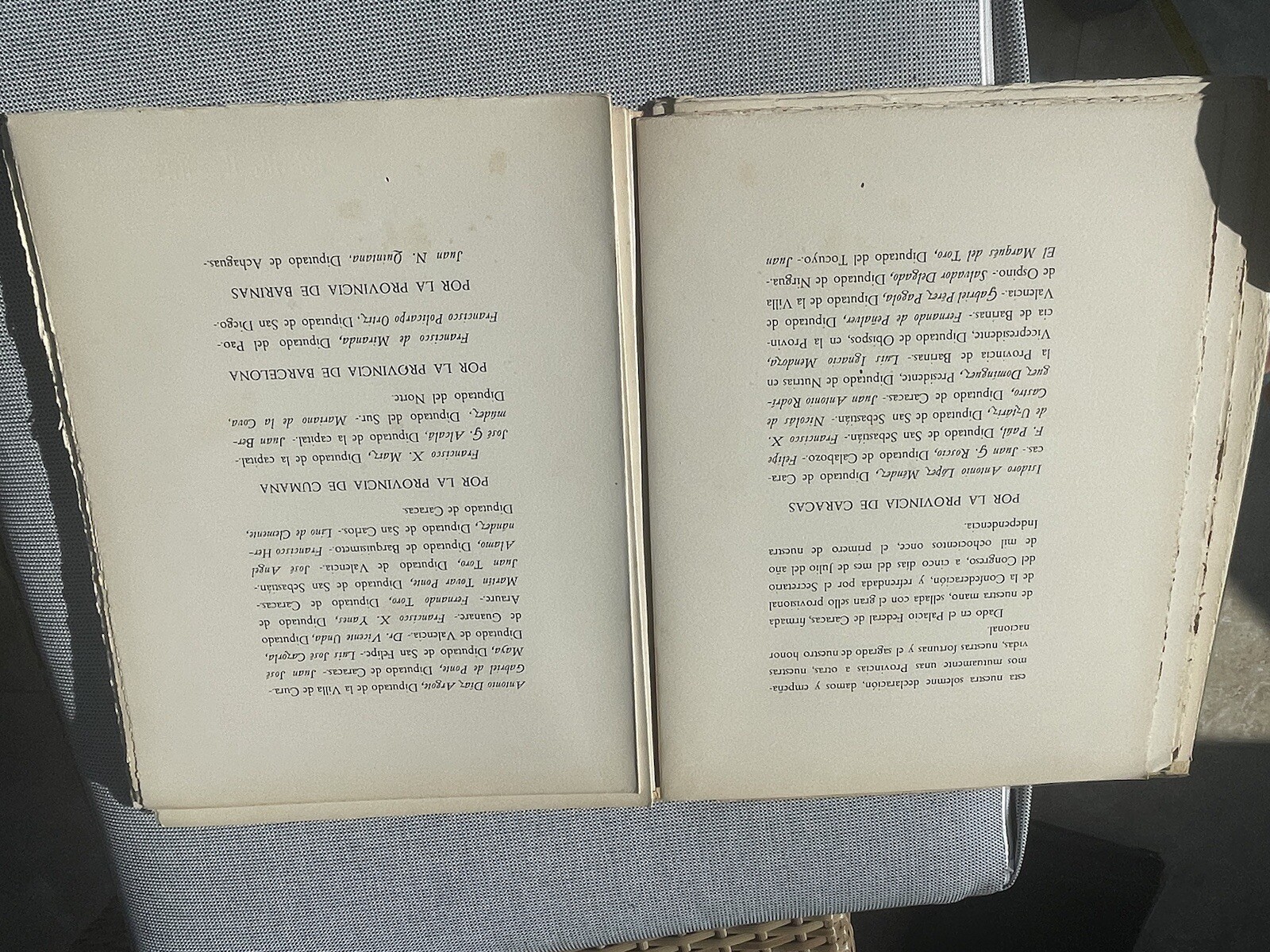 EL 19 DE ABRIL DE 1810 Book Signed ARISTIDES ROJAS luxury edition