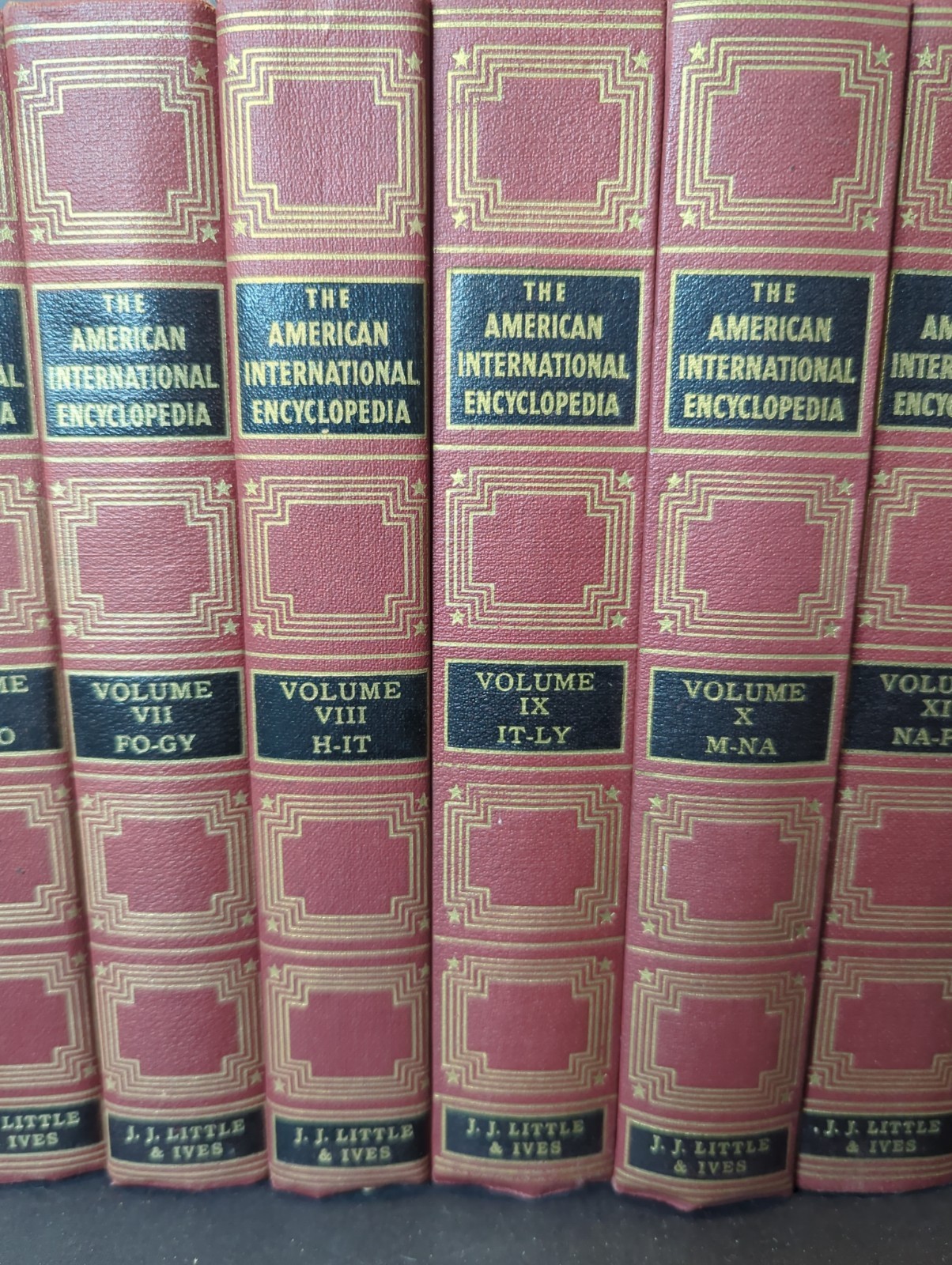 The American International Encyclopedia Set of 16 Encyclopedias 1954 Red Gold