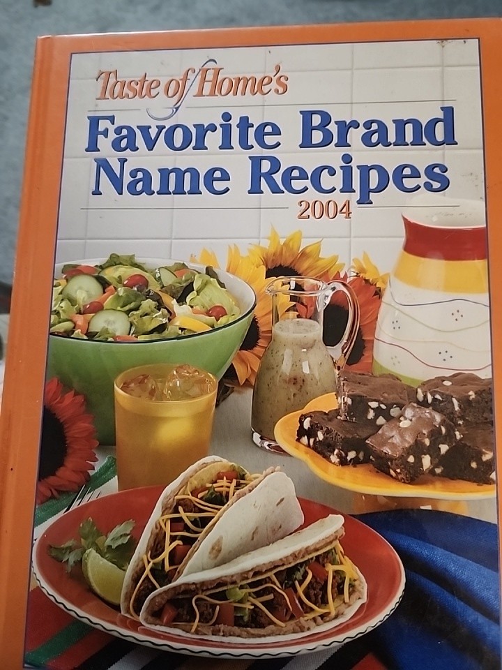 Taste of Home’s Favorite Brand Name Recipes 2004 Hard Cover 224 Pages Cook Bake
