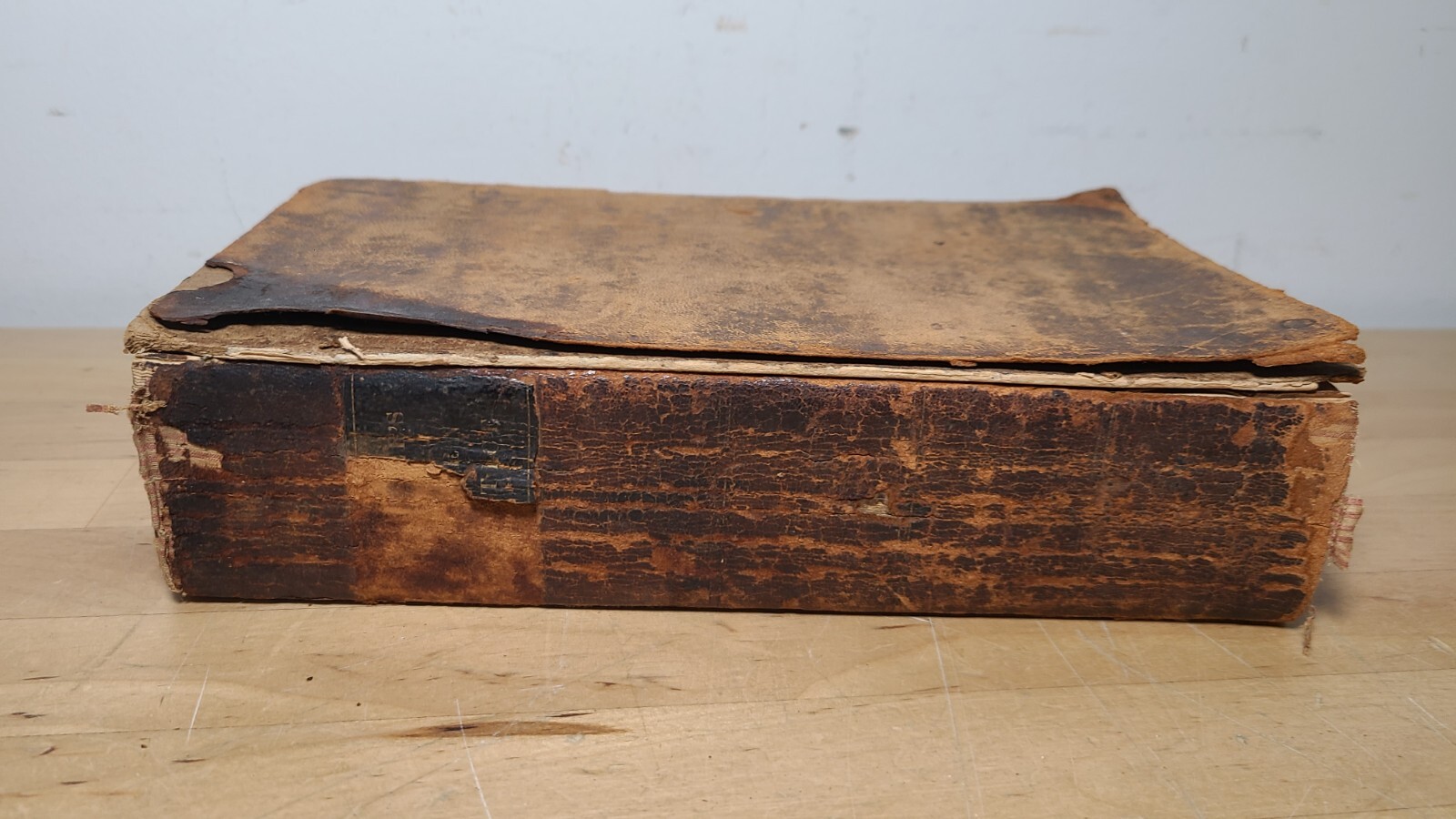 J. Thacher M.D. AMERICAN MODERN PRACTICE 1826 [Early American medical textbook]